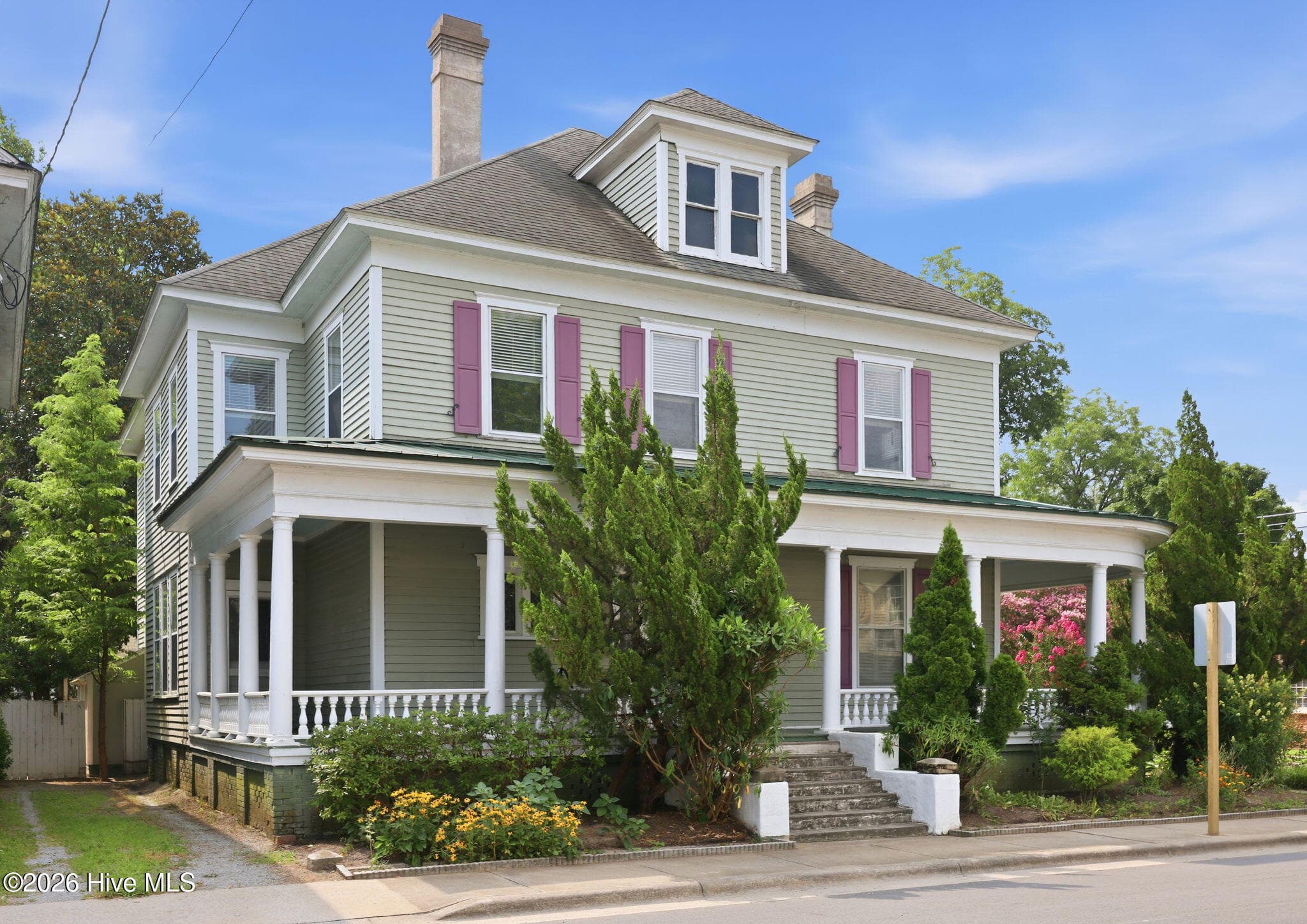 Commercial Sale at 401 N Market Street, Washington, NC 27889, photo 2 of 4