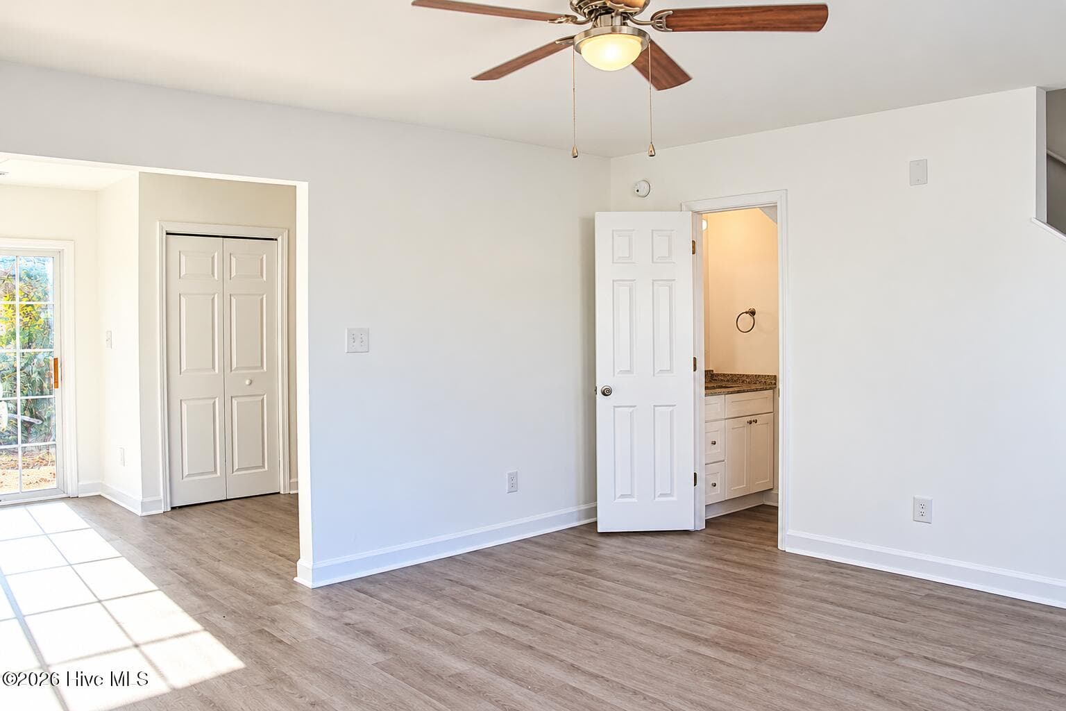Townhouse at 95 Century Court, Swansboro, NC 28584, photo 4 of 15