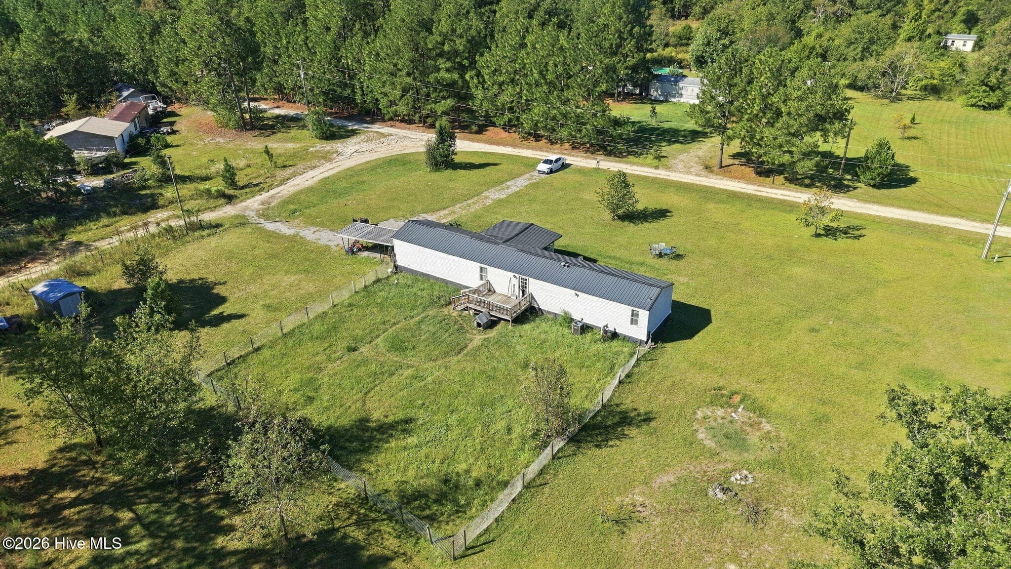 Manufactured Home at 135 Meadow Lane, Hamlet, NC 28345, photo 9 of 38