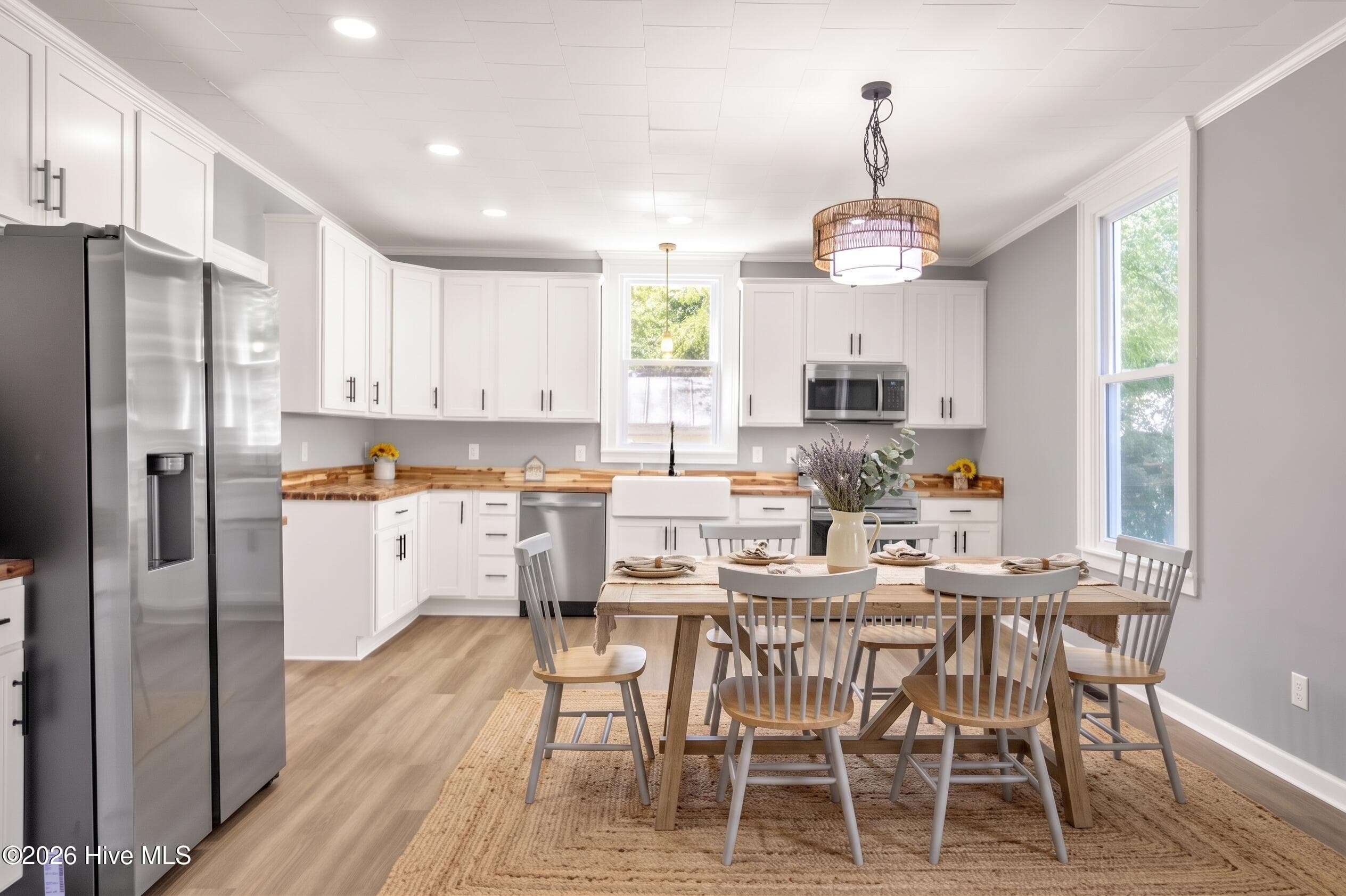 Furniture is virtually staged - 806 W Roseboro Street, Roseboro, NC 28382, Roseboro