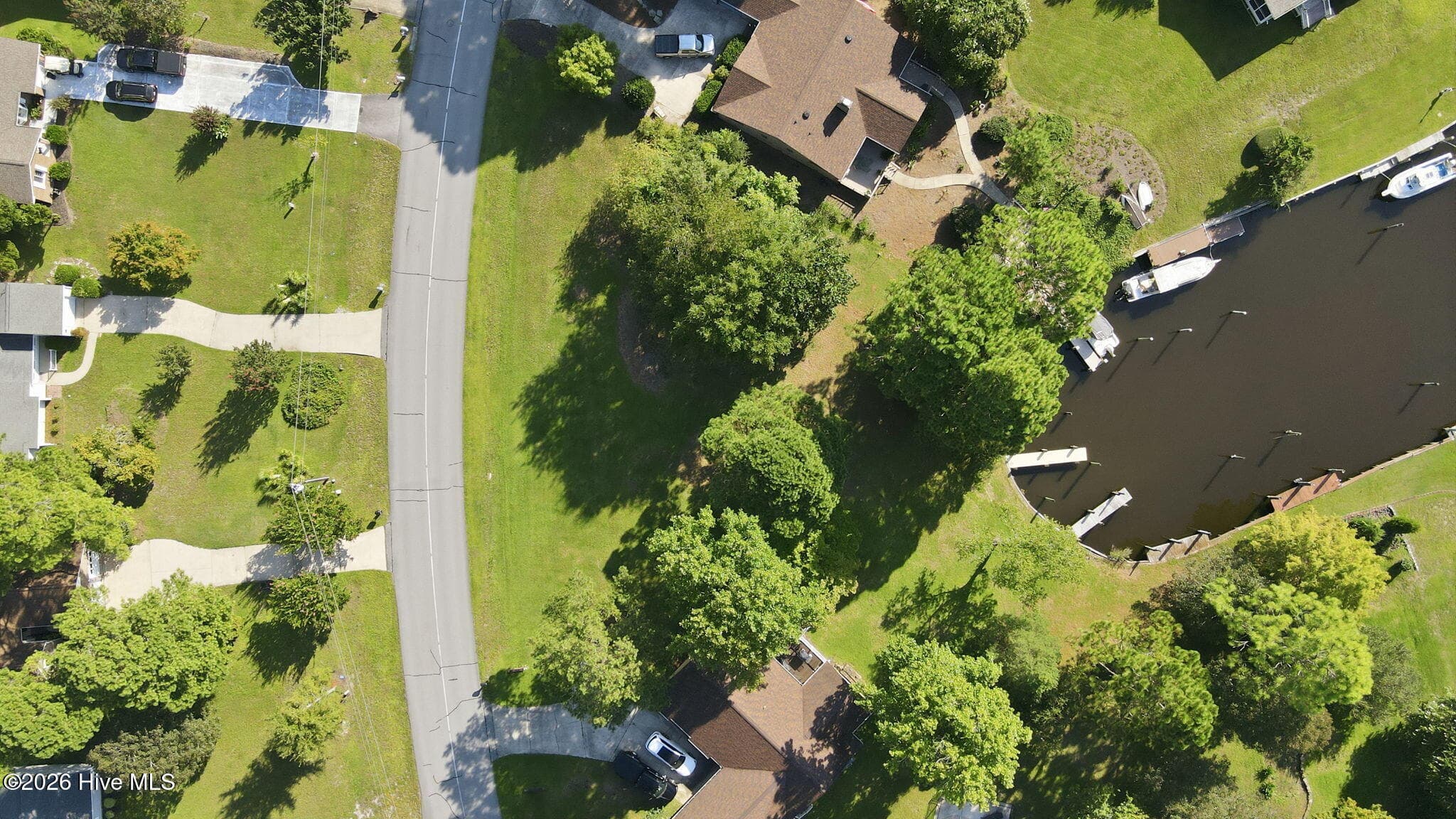 Wooded at 1304 Pelican Drive, New Bern, NC 28560, photo 12 of 12