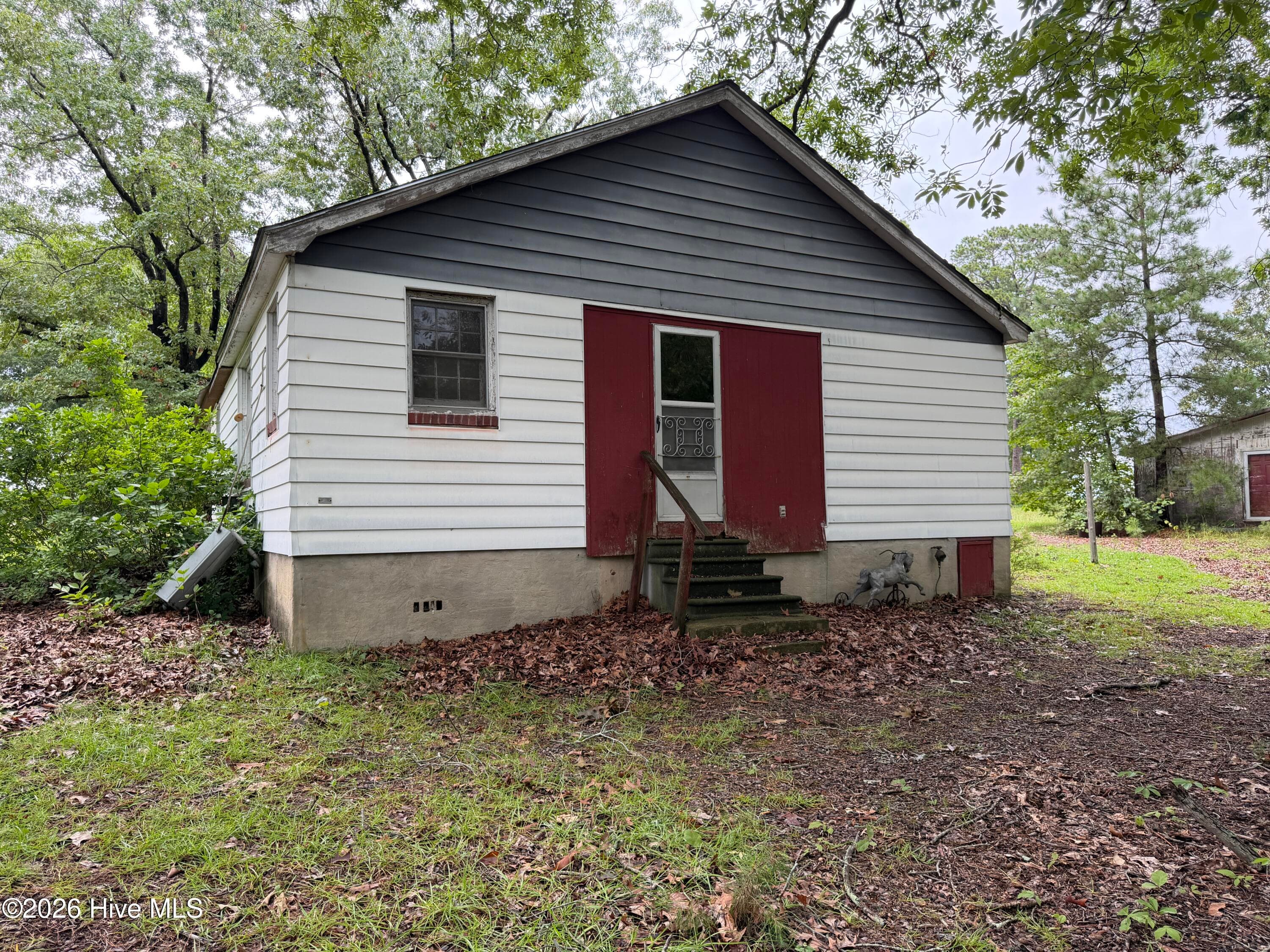 Single Family Residence at 235 Bryant Road, Carthage, NC 28327, photo 6 of 12