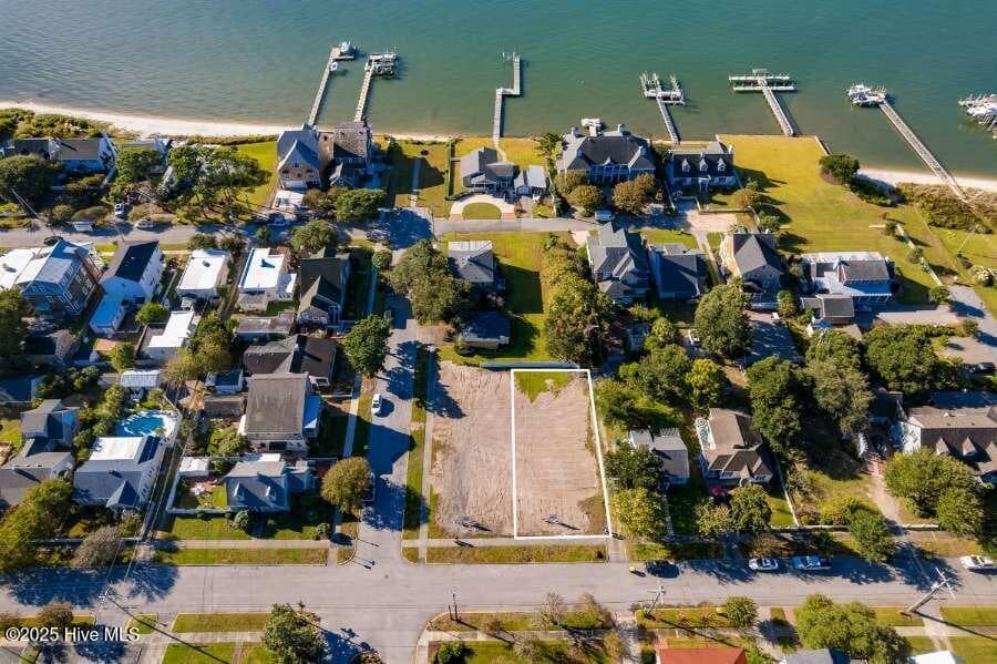2103 Evans Street, Morehead City, NC 28557
