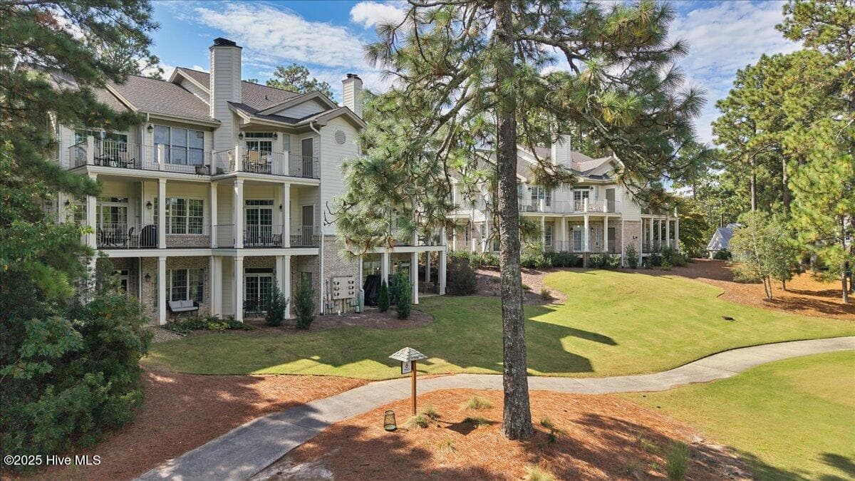Condominium at 240 Cochrane Castle Circle Apt E, Pinehurst, NC 28374, photo 8 of 46