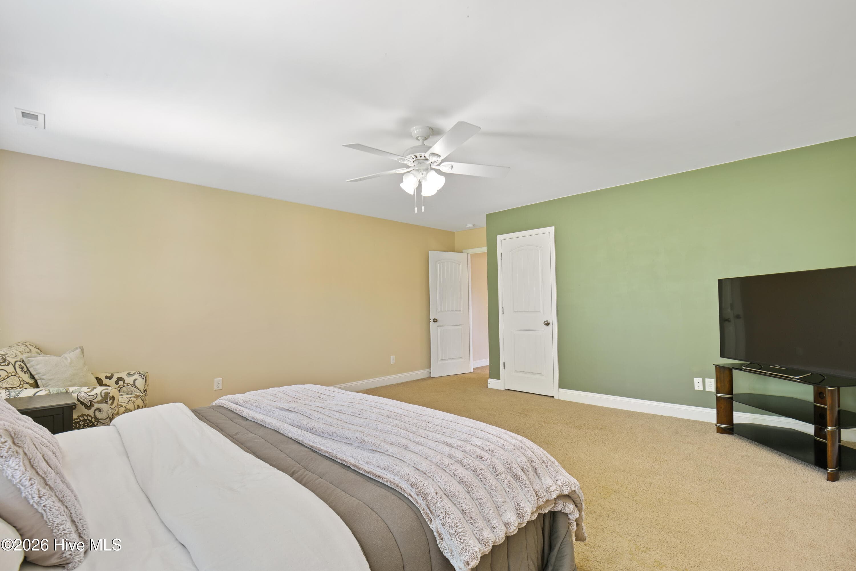 Single Family Residence at 143 Cornel Lane, Hampstead, NC 28443, photo 21 of 38