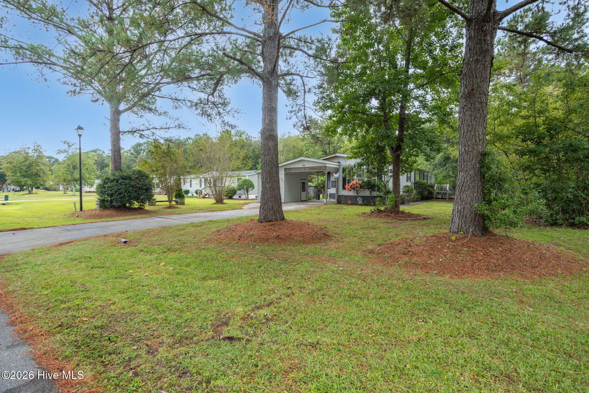Manufactured Home at 160 Champion Drive, Hampstead, NC 28443, photo 9 of 33