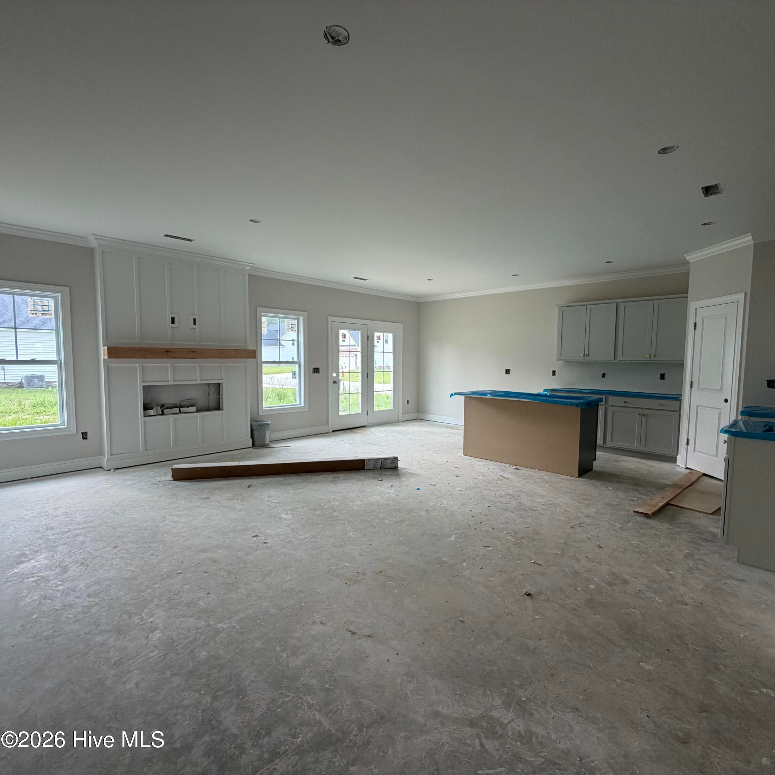 living with elec fireplace - 3229 Meadow Drive, Farmville, NC 27828