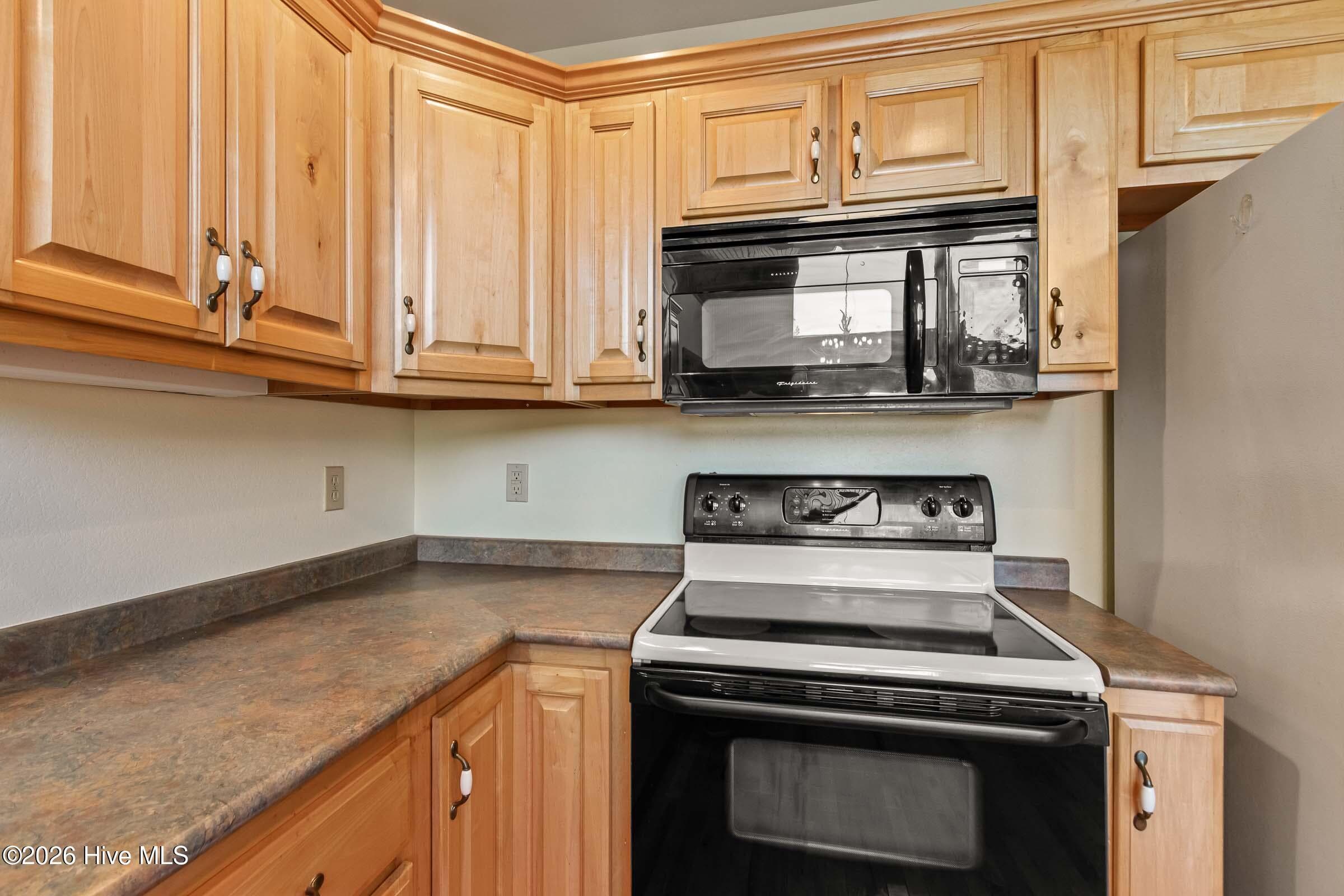 Single Family Residence at 75 Mountain Overlook Drive, Murphy, NC 28906, photo 22 of 80