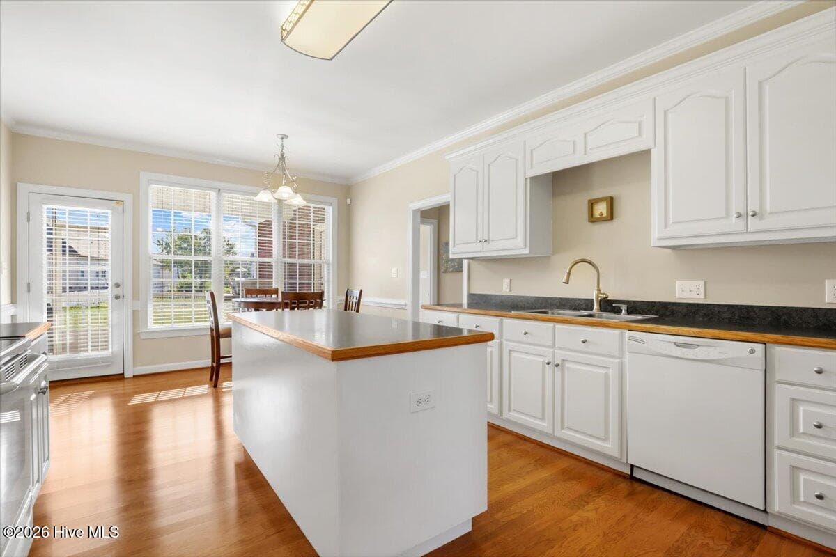 Single Family Residence at 207 Kingston Circle, Goldsboro, NC 27530, photo 9 of 44