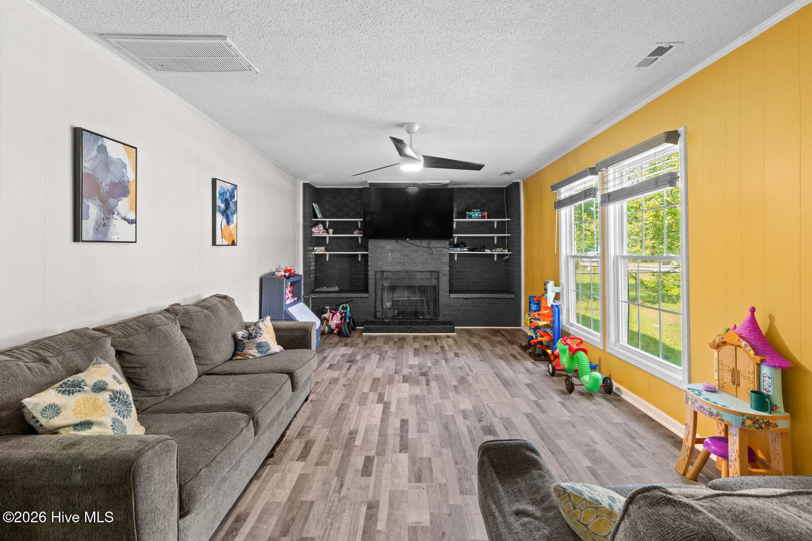 Single Family Residence at 651 Queens Creek Road, Hubert, NC 28539, photo 6 of 23