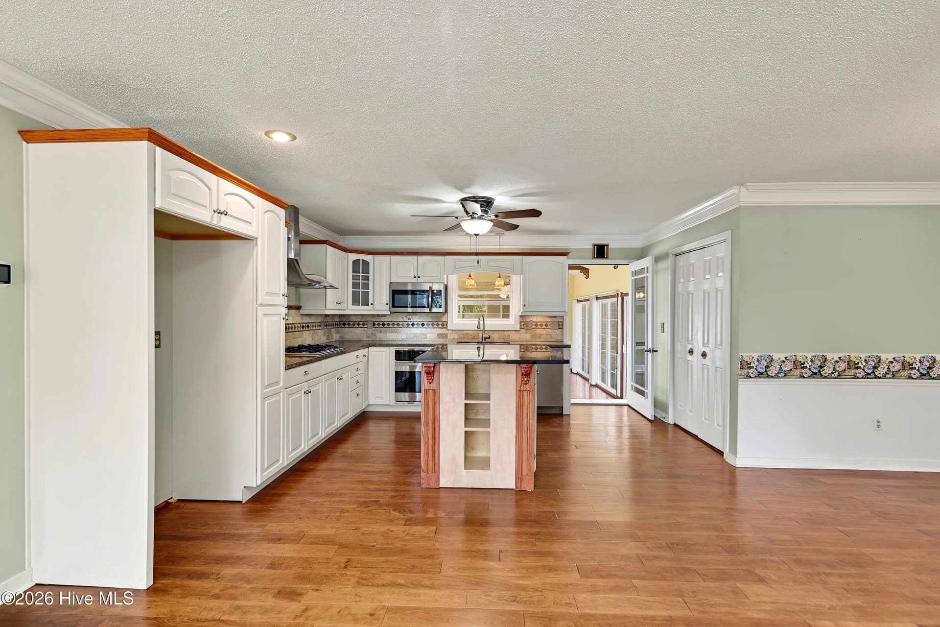 Single Family Residence at 1299 N Shore Drive, Boiling Spring Lakes, NC 28461, photo 15 of 63