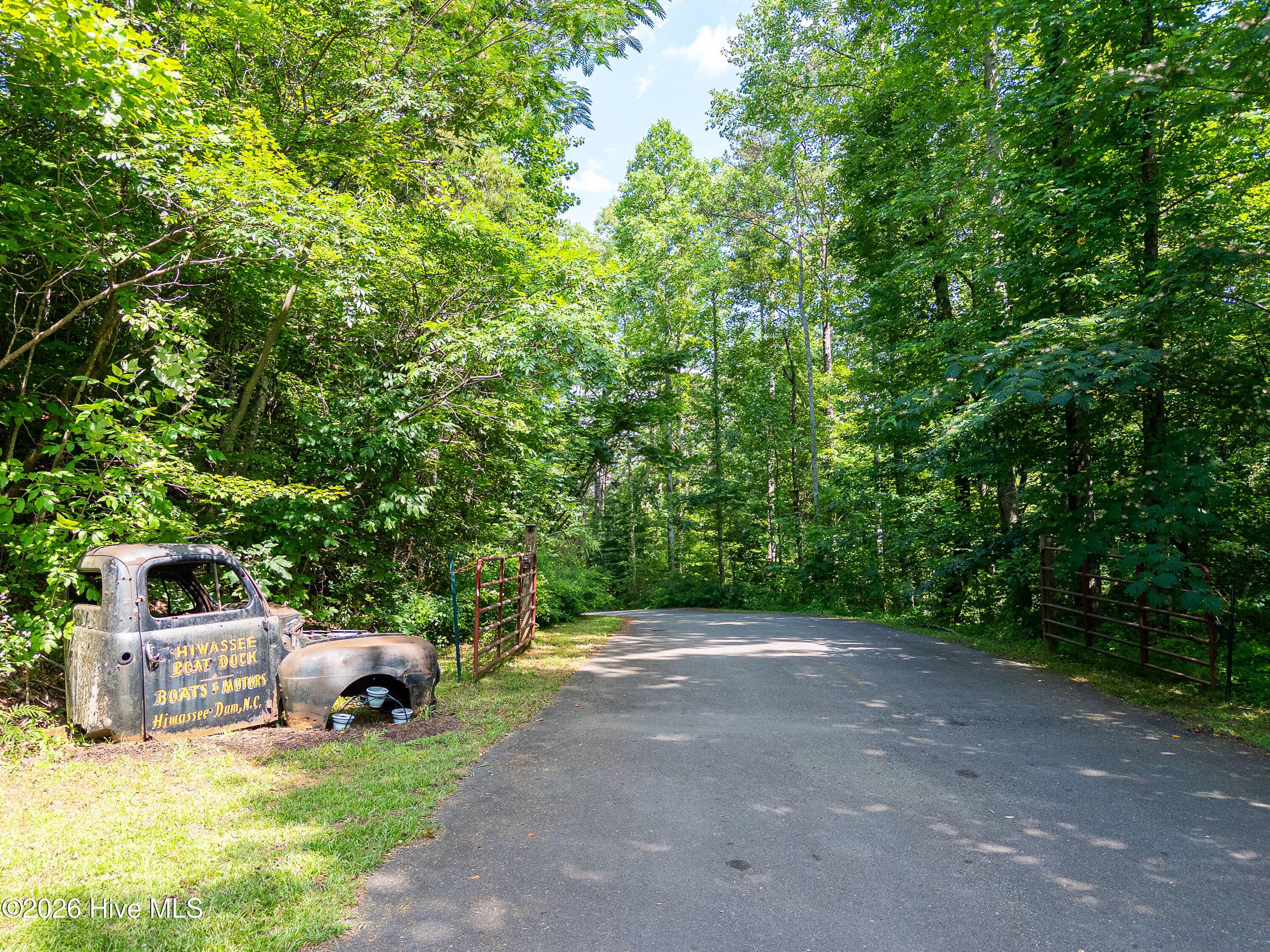 Business at 400 Harbor Cove Lane, Murphy, NC 28906, photo 36 of 37