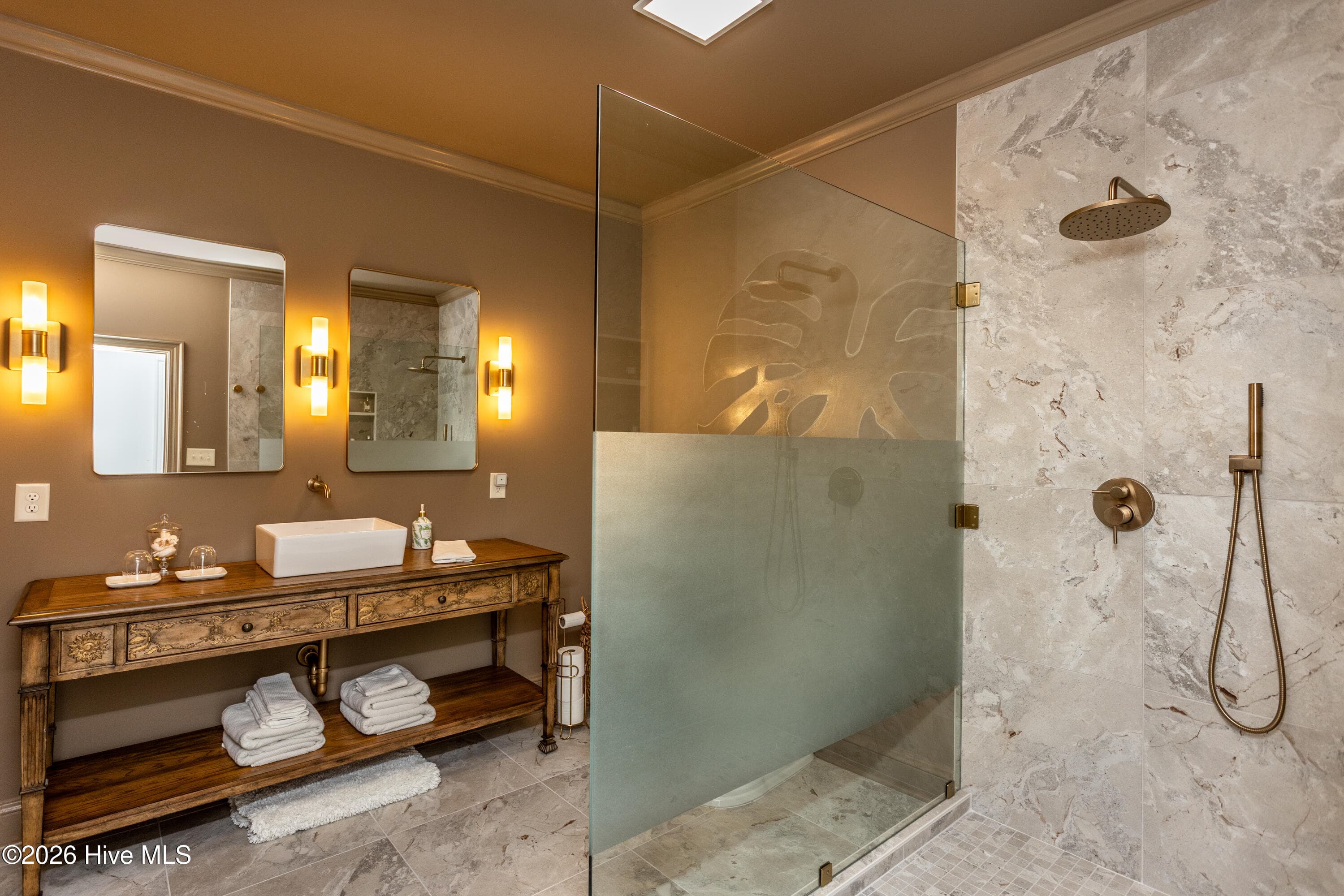 Guest bathroom with huge walk-in shower and custom painted walls - 5050 Country Club Drive N, Wilson, NC 27896