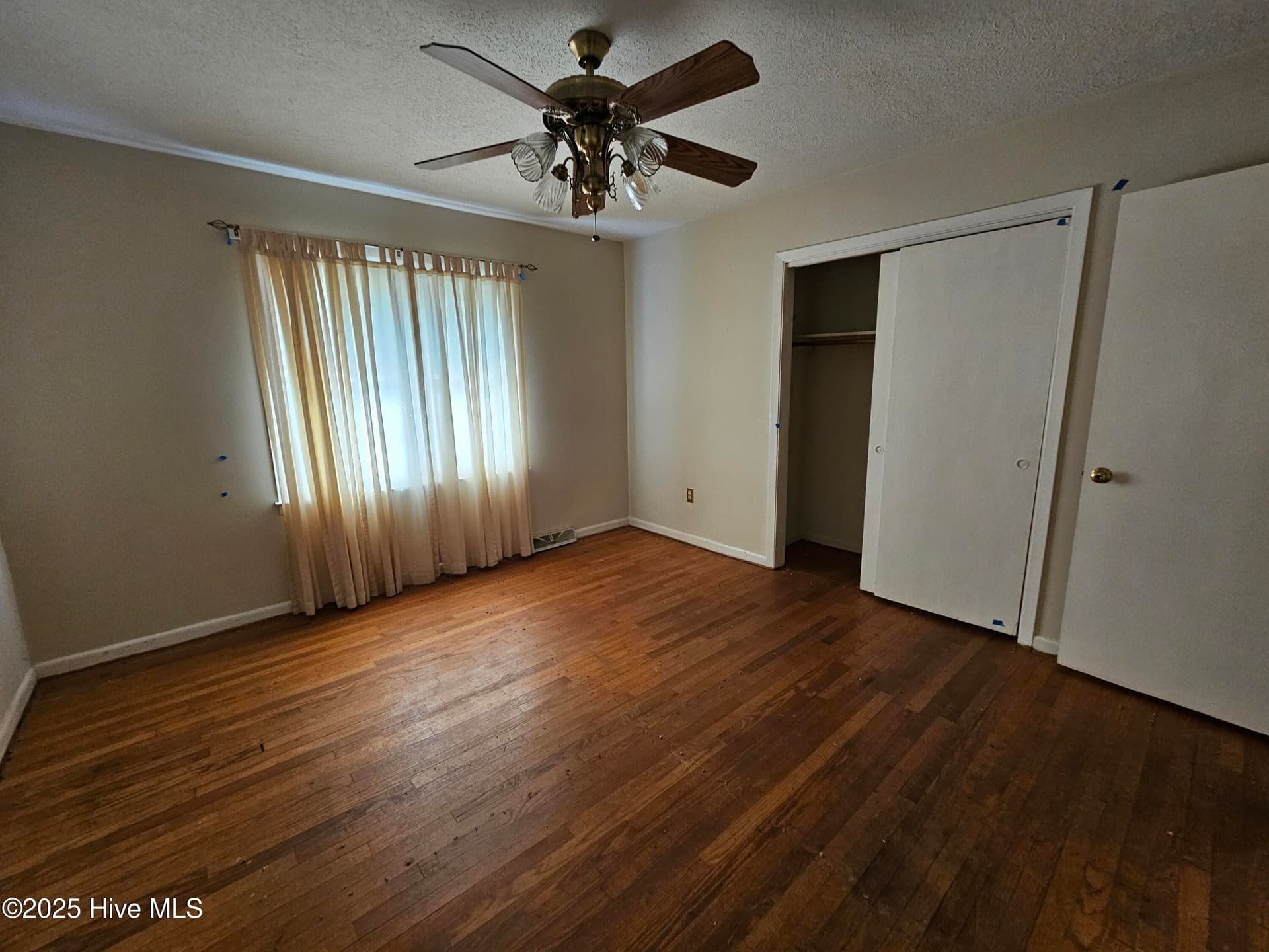 Single Family Residence at 124 Kimberly Drive, Clinton, NC 28328, photo 7 of 16