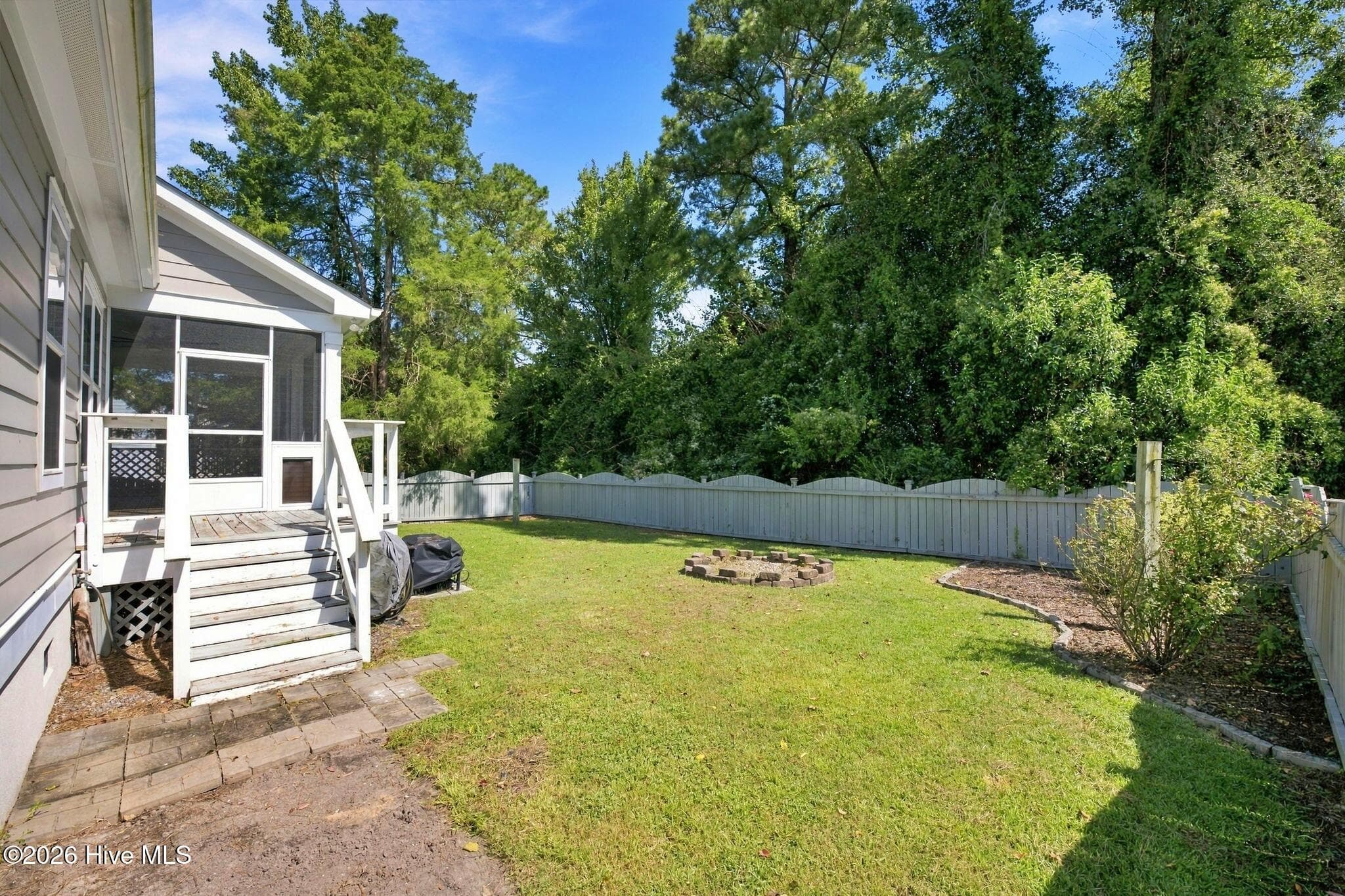Single Family Residence at 212 Shoreview Drive, New Bern, NC 28562, photo 33 of 49