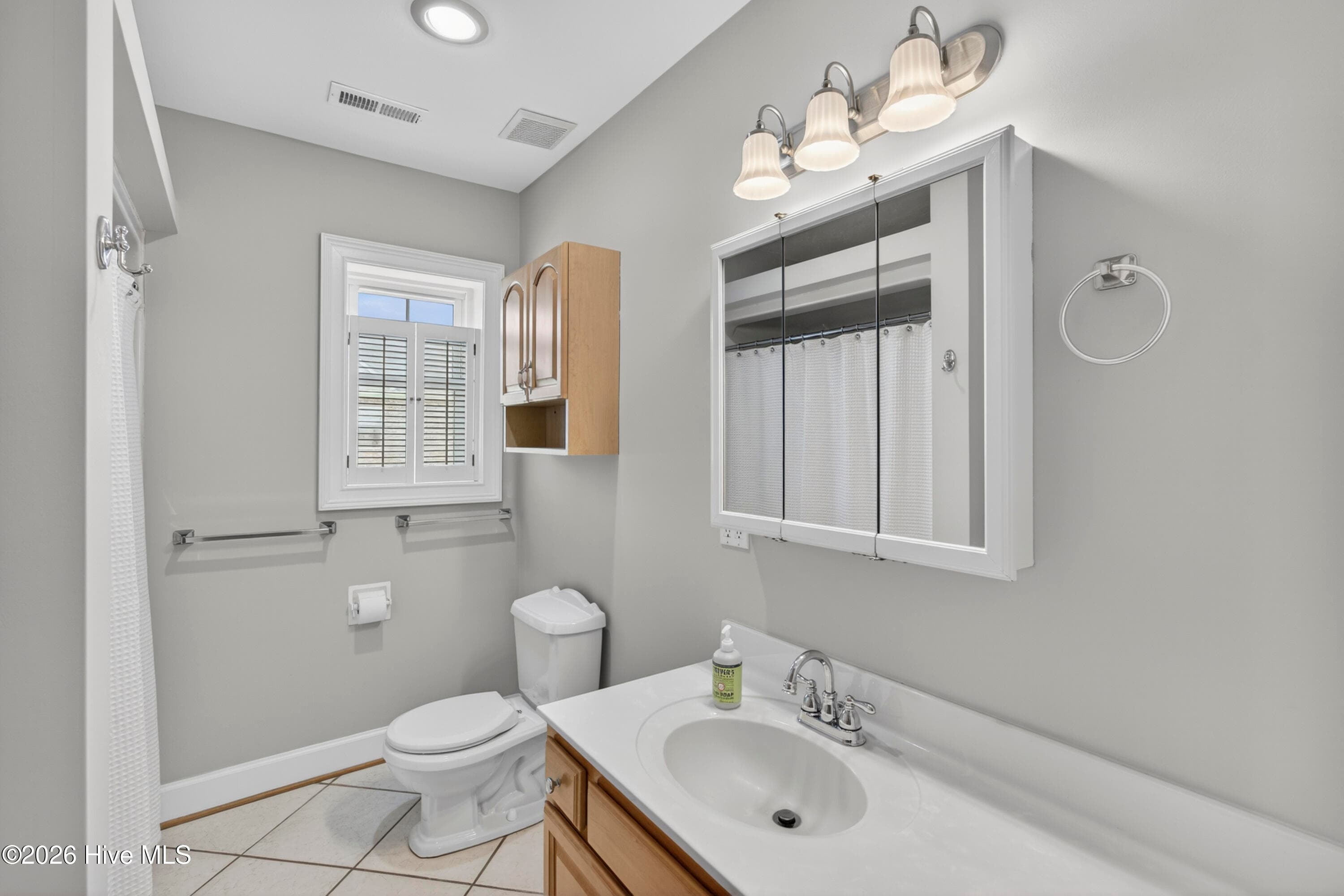 Single Family Residence at 575 Island Creek Road, Rocky Point, NC 28457, photo 27 of 53