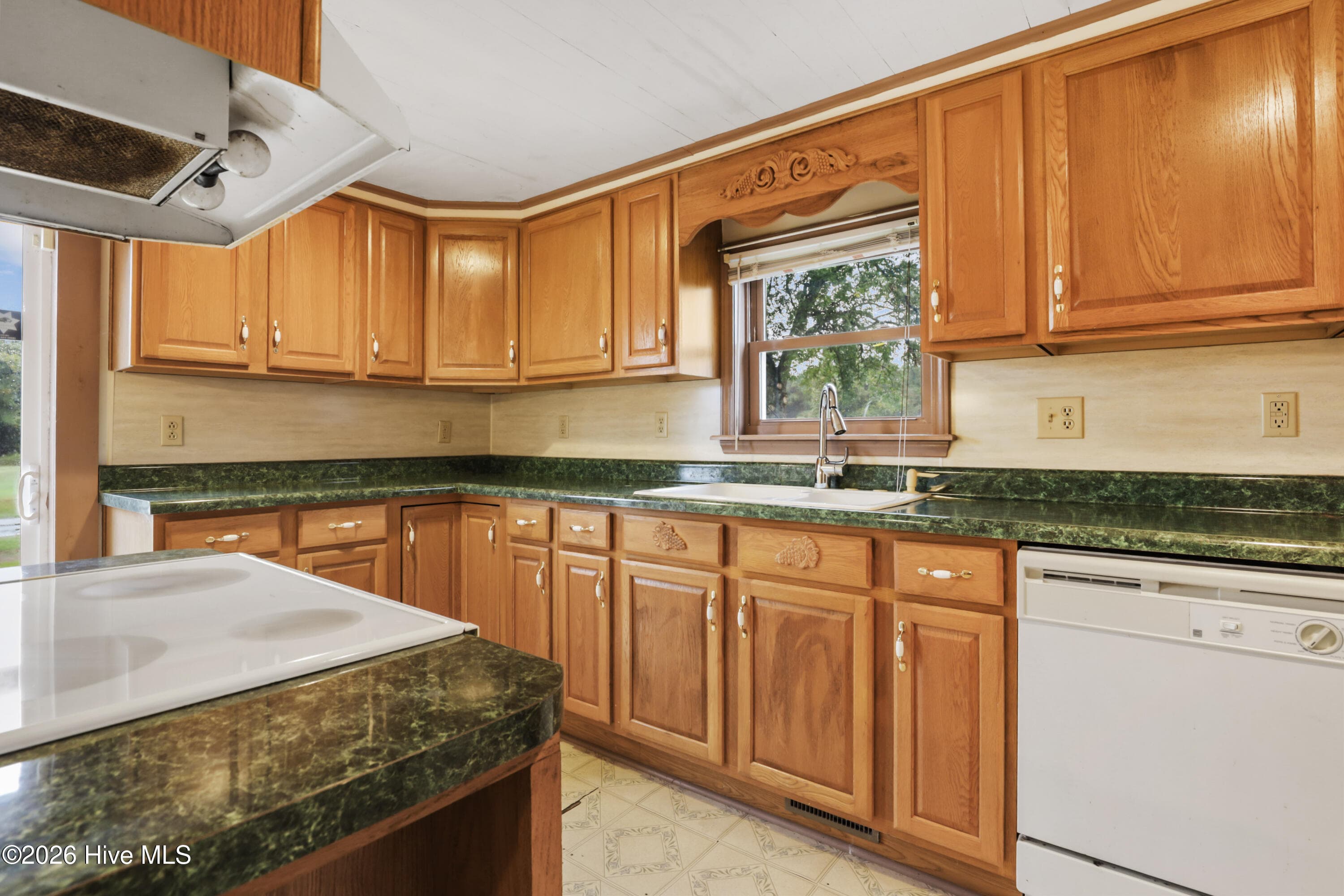 Single Family Residence at 1169 Grantham School Road, Mount Olive, NC 28365, photo 25 of 58