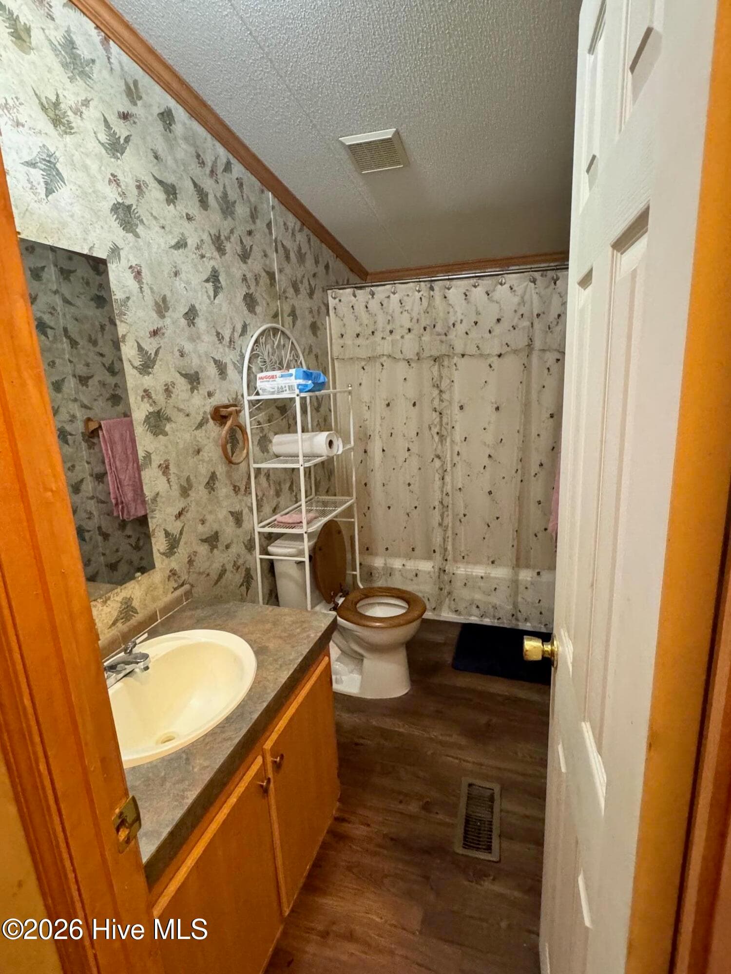 Manufactured Home at 3205 Deanswood Drive, Kinston, NC 28504, Kinston, photo 7 of 19