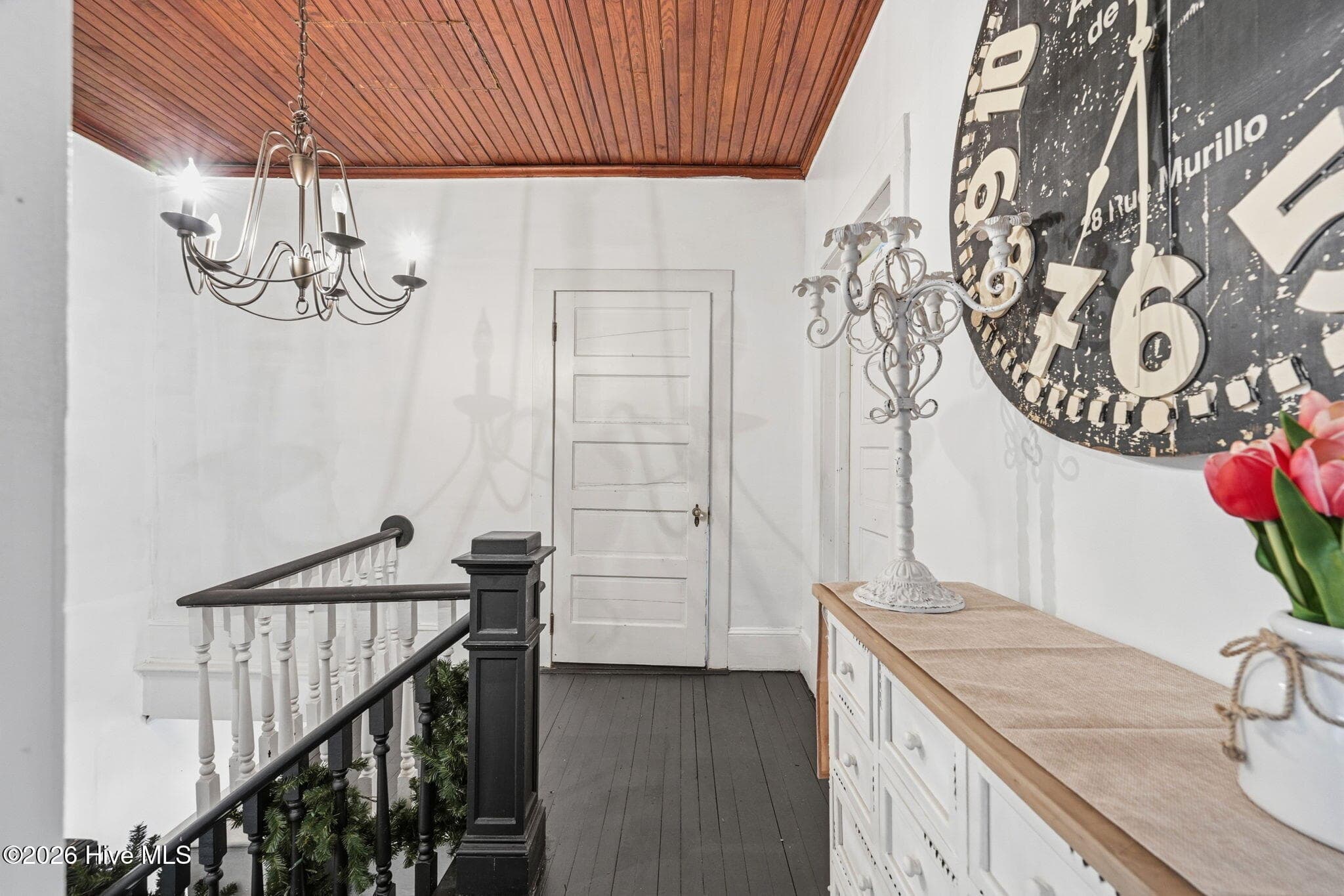 2nd floor landing - 105 E Hargett Street, Richlands, NC 28574
