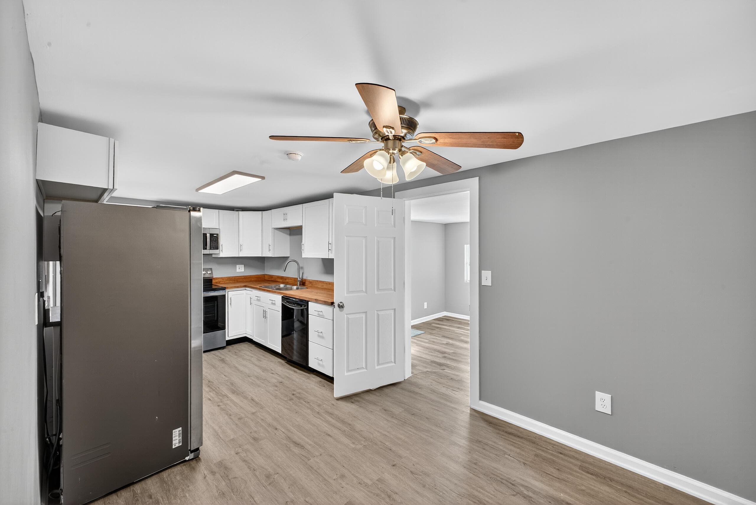 Single Family Residence at 20135 Us-Hwy 278, Williston, SC 29853, photo 11 of 28