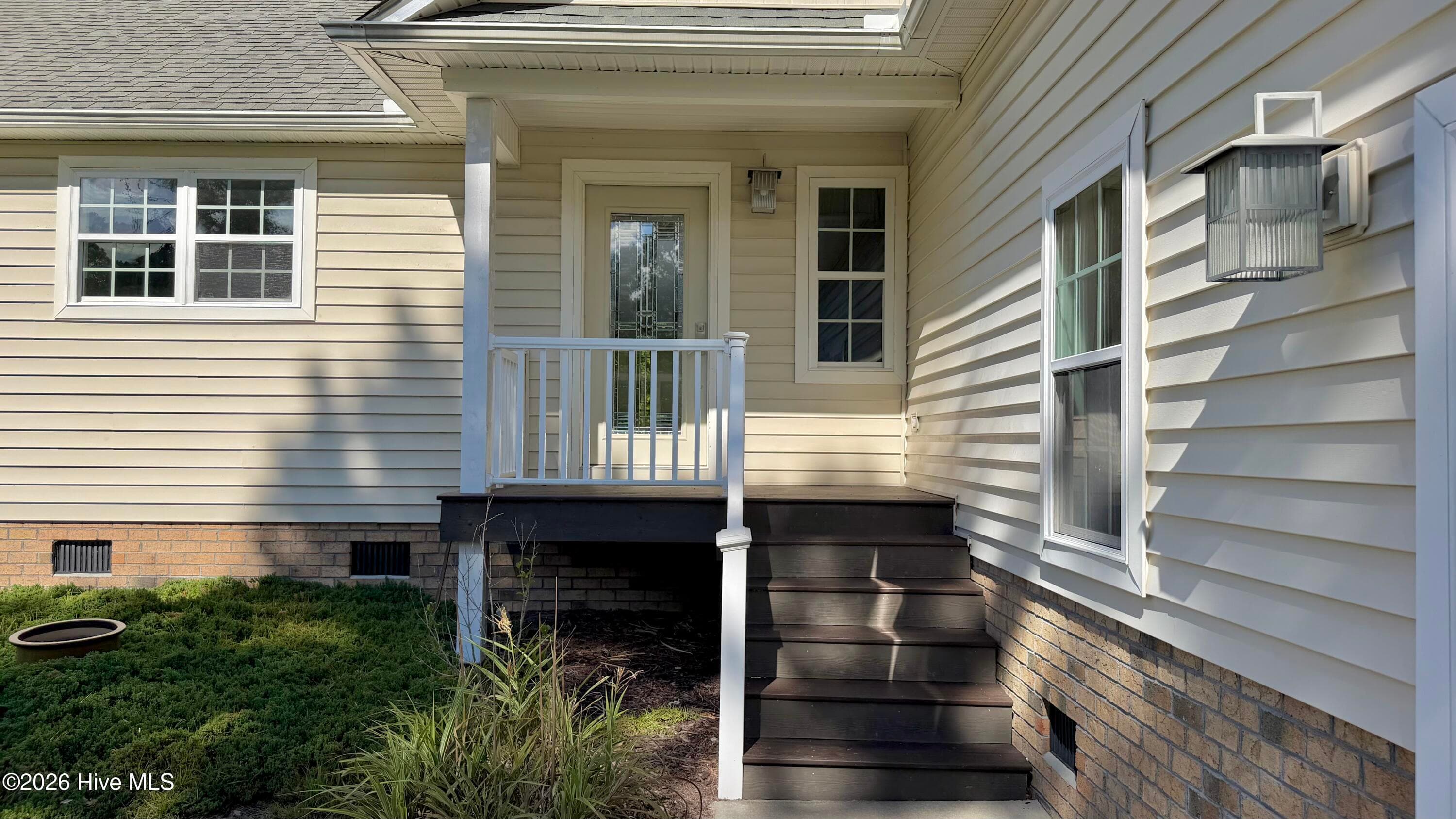 Front porch with an elegant front door! - 1114 Barkentine Drive, New Bern, NC 28560
