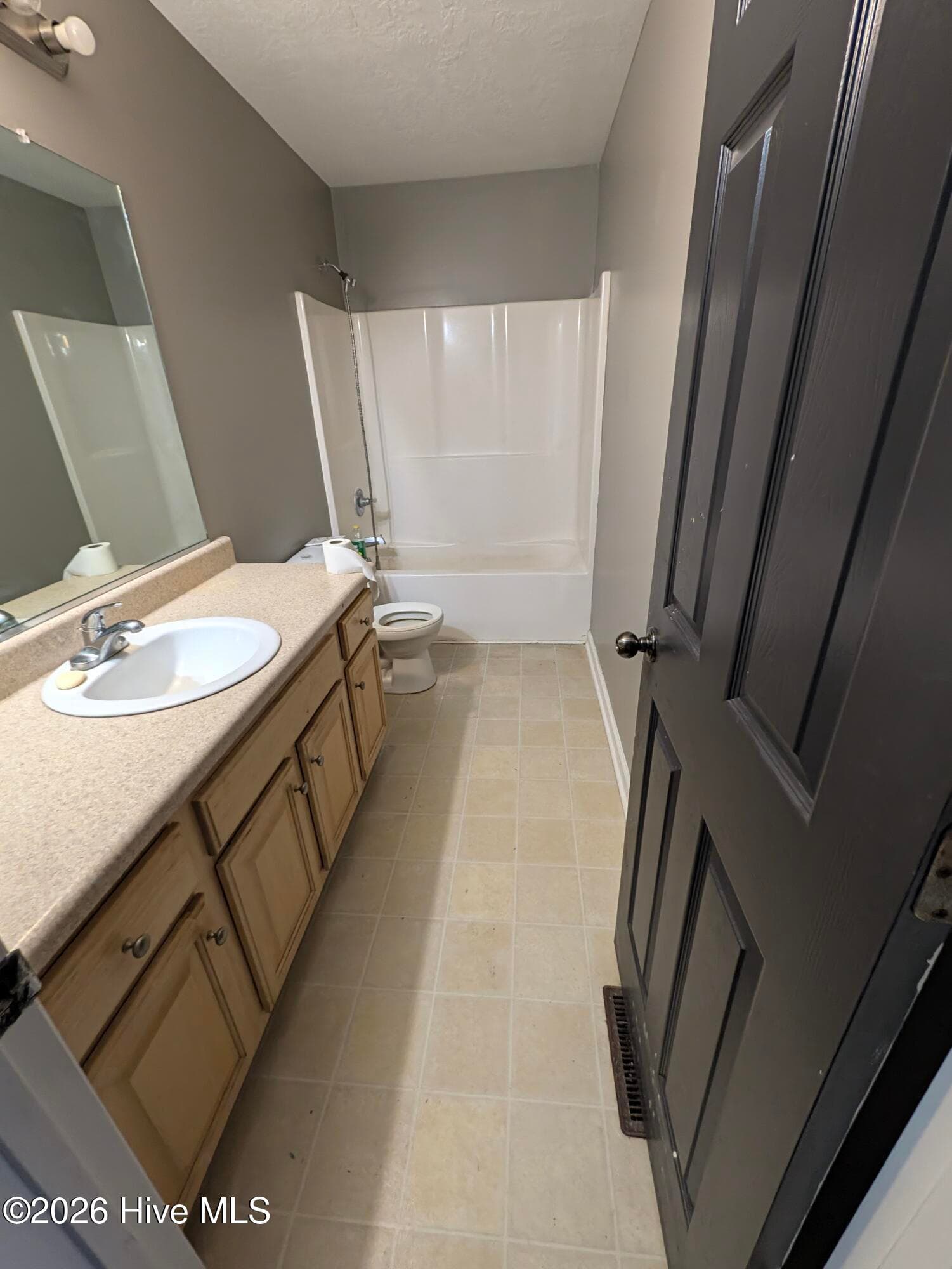 Hall Bath - 423 Weeks Street, Wadley, GA 30477