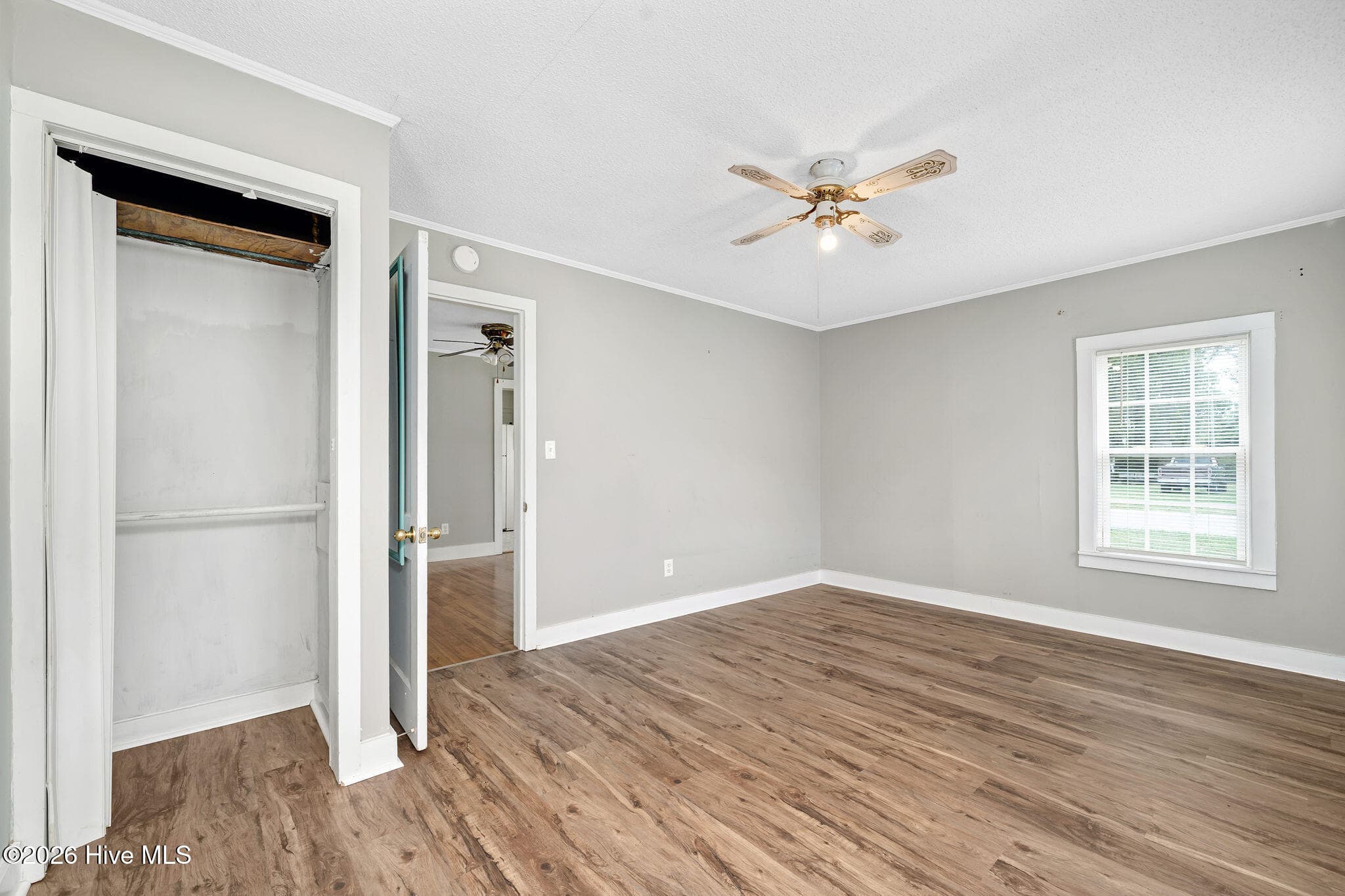 Single Family Residence at 115 E Murphy Street, Wallace, NC 28466, photo 12 of 24
