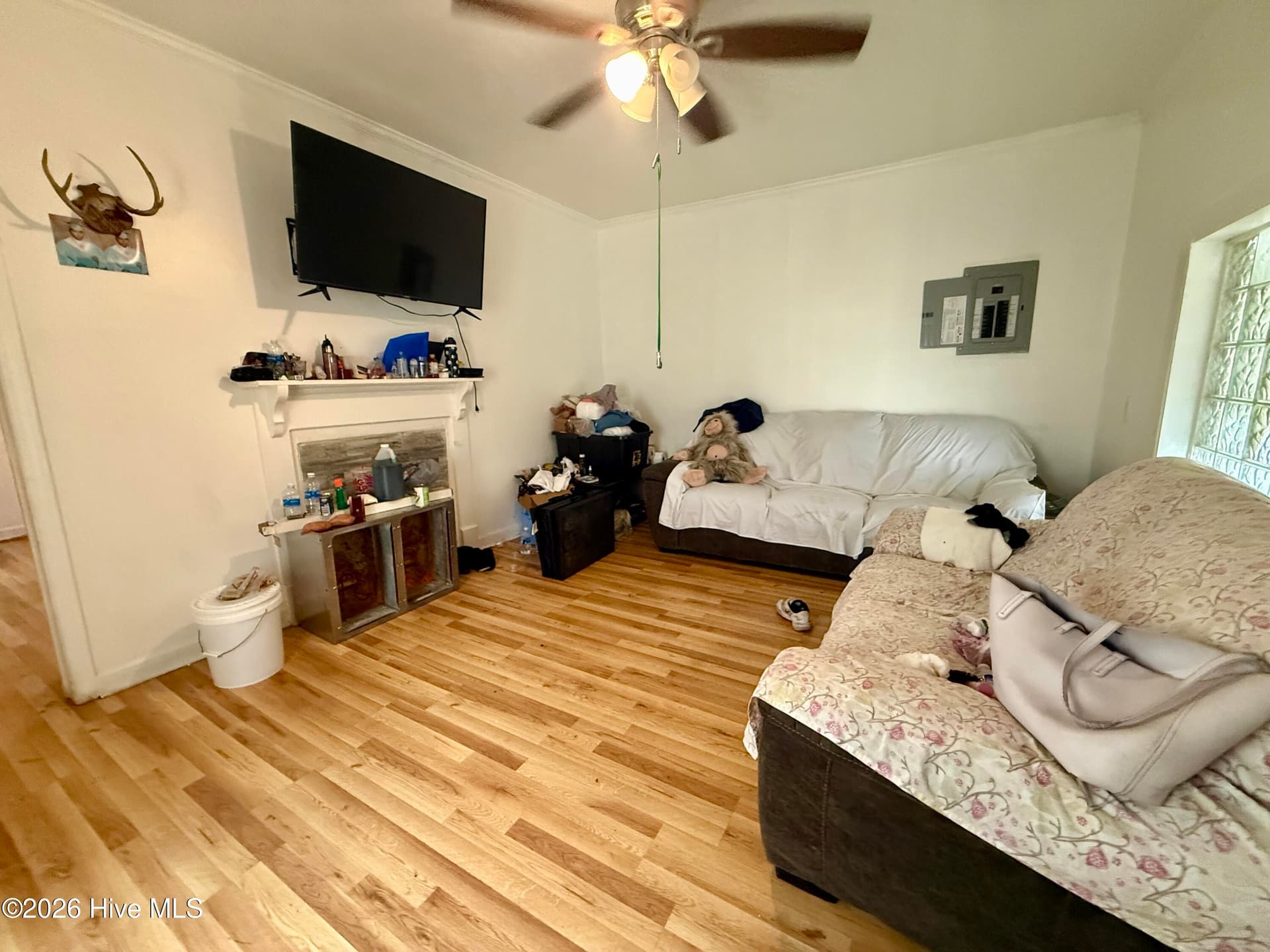 Single Family Residence at 911 Washington Street E, Wilson, NC 27893, photo 4 of 20