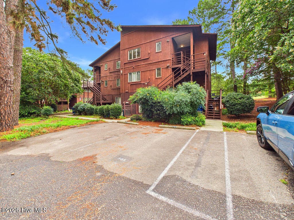 702 Dover Street, Southern Pines, NC 28387