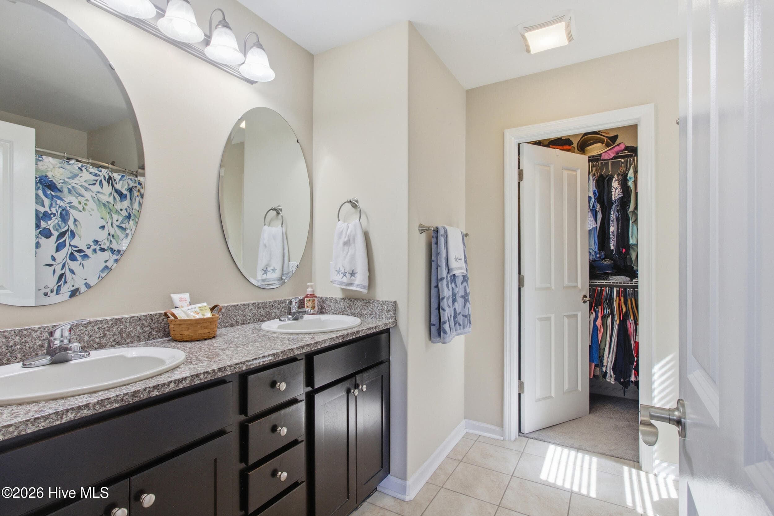 Owners Bathroom - 3246 Austin Avenue, New Bern, NC 28562
