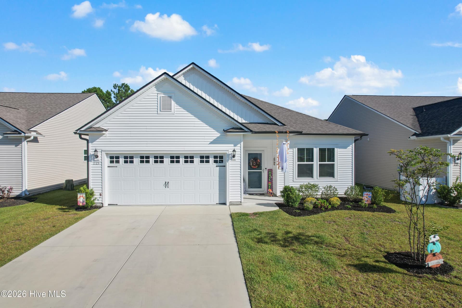 Single Family Residence at 225 Eagle Claw Drive, Calabash, NC 28467, photo 2 of 50