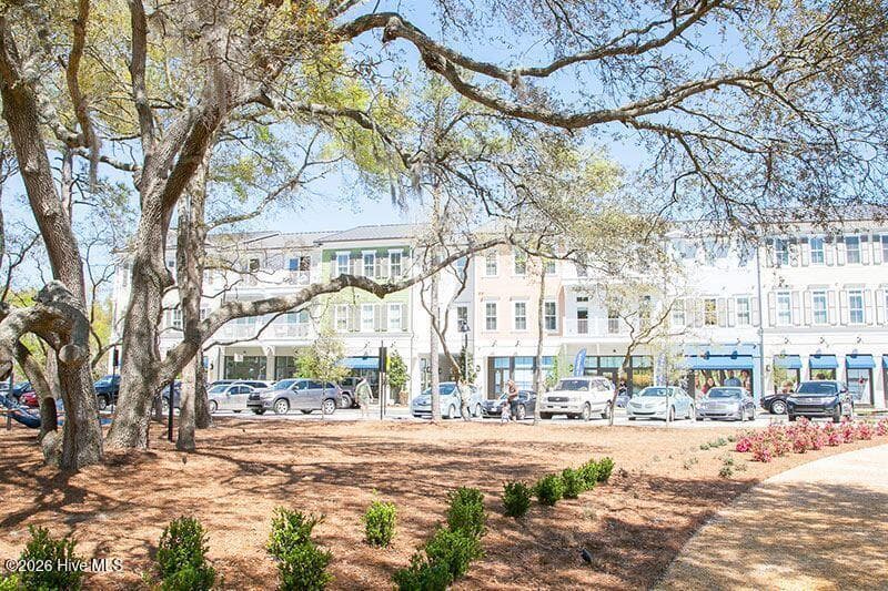 On-site restaurants, shops - 967 Trisail Terrace, Wilmington, NC 28412