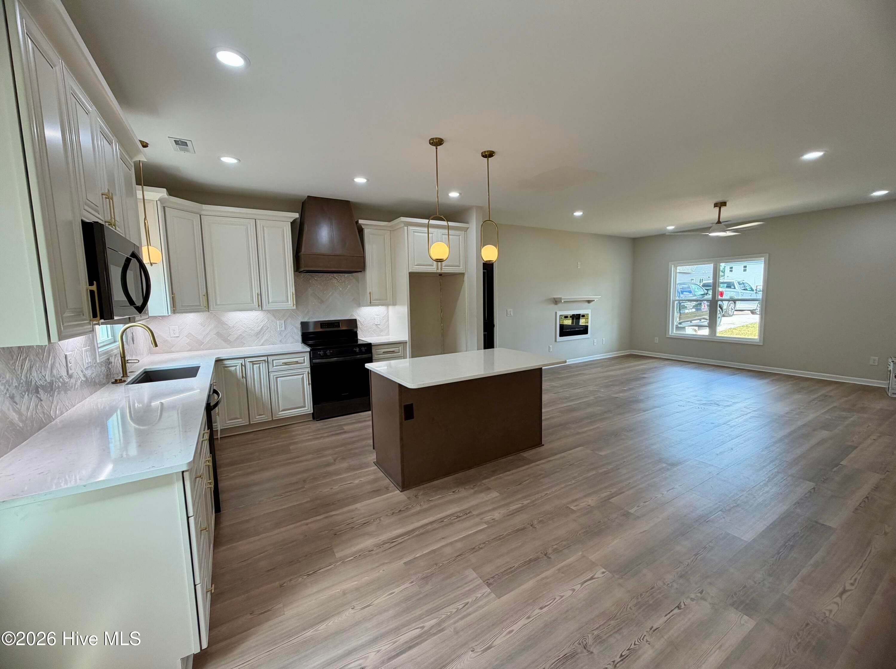 Single Family Residence at 406 Wade Drive, Richlands, NC 28574, photo 20 of 86