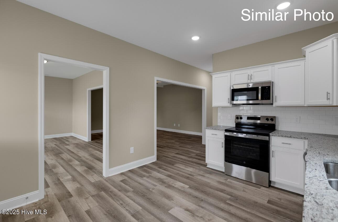Single Family Residence at 909 Wild Azalea Way, Hubert, NC 28539, photo 6 of 6