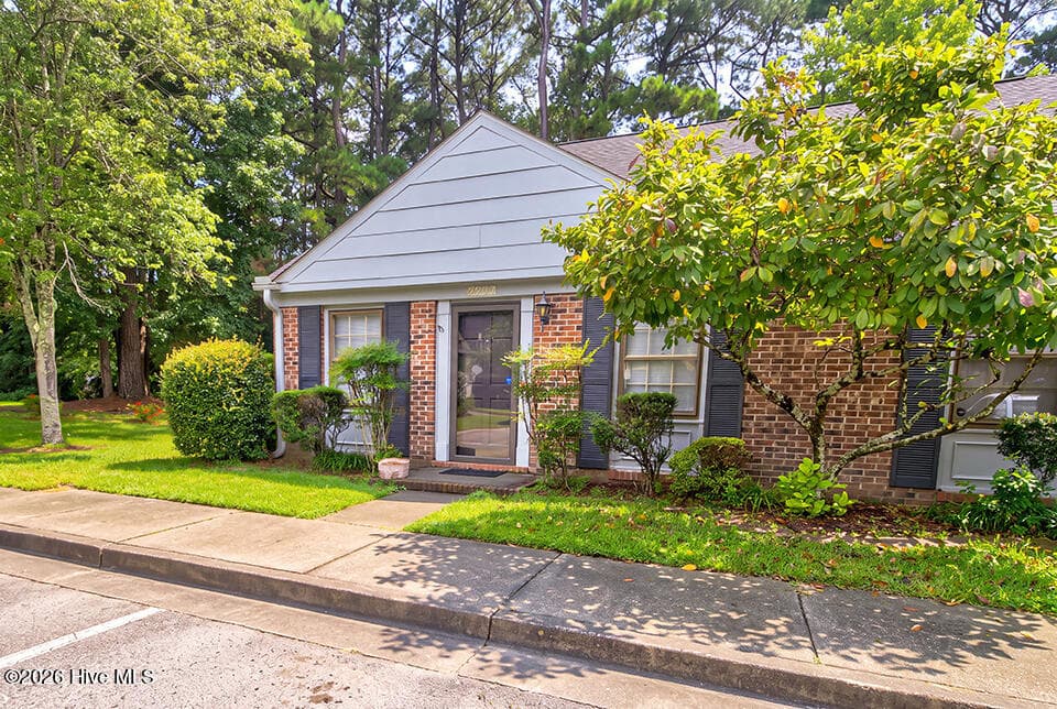 Townhouse at 4908 Marlin Court, Wilmington, NC 28403, photo 2 of 48