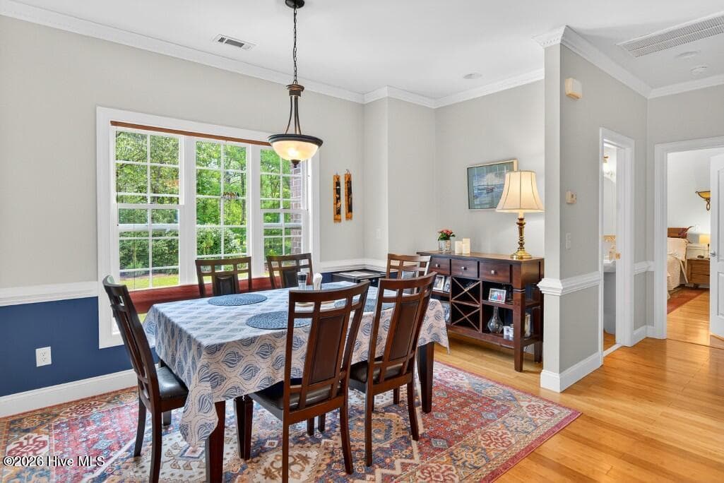 Single Family Residence at 5801 Barbary Coast Drive, New Bern, NC 28560, photo 9 of 33