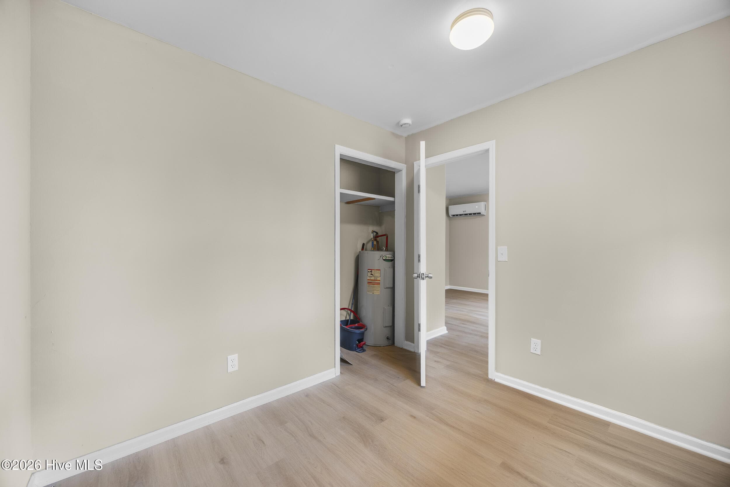 Single Family Residence at 521 Swann Street, Wilmington, NC 28401, photo 16 of 36