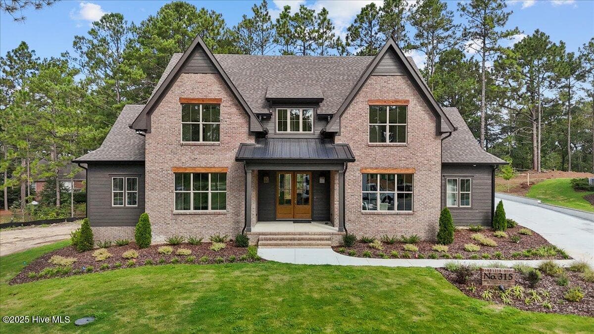 Single Family Residence at 315 Sloan Lane, Pinehurst, NC 28374