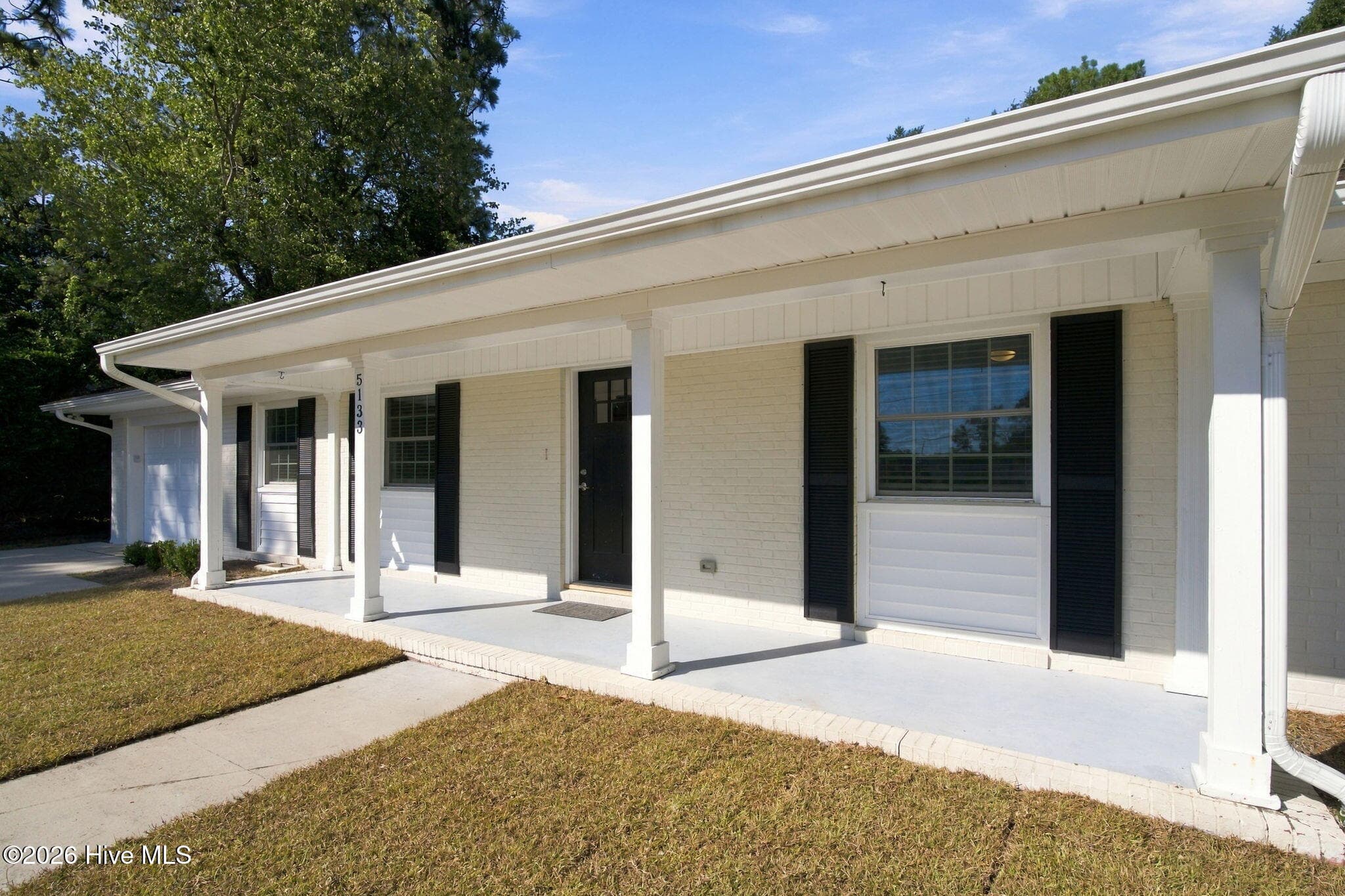 Single Family Residence at 5133 Clear Run Drive, Wilmington, NC 28403, photo 4 of 40