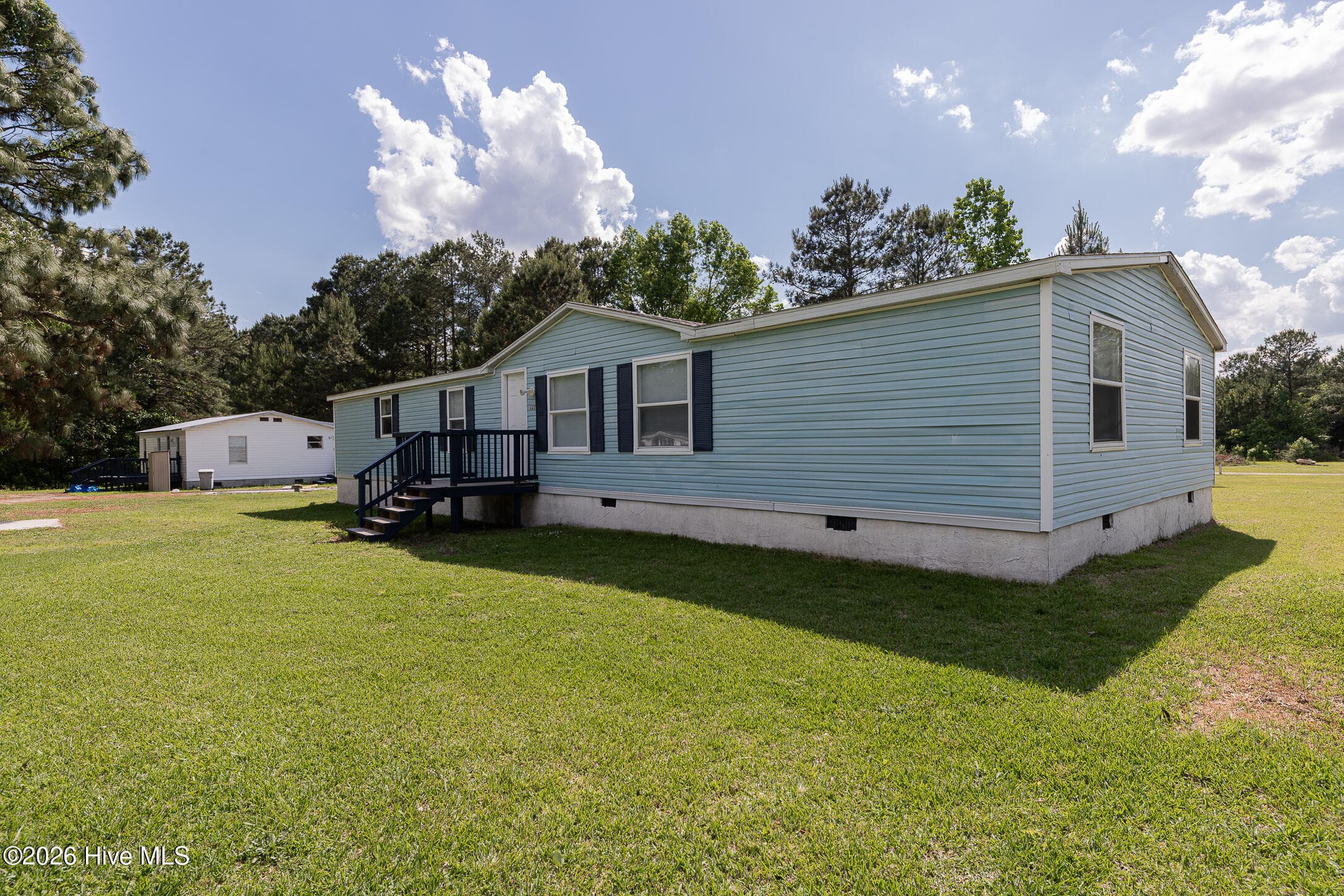 Manufactured Home at 122 Woodbrook Drive, Midway Park, NC 28544, photo 6 of 47