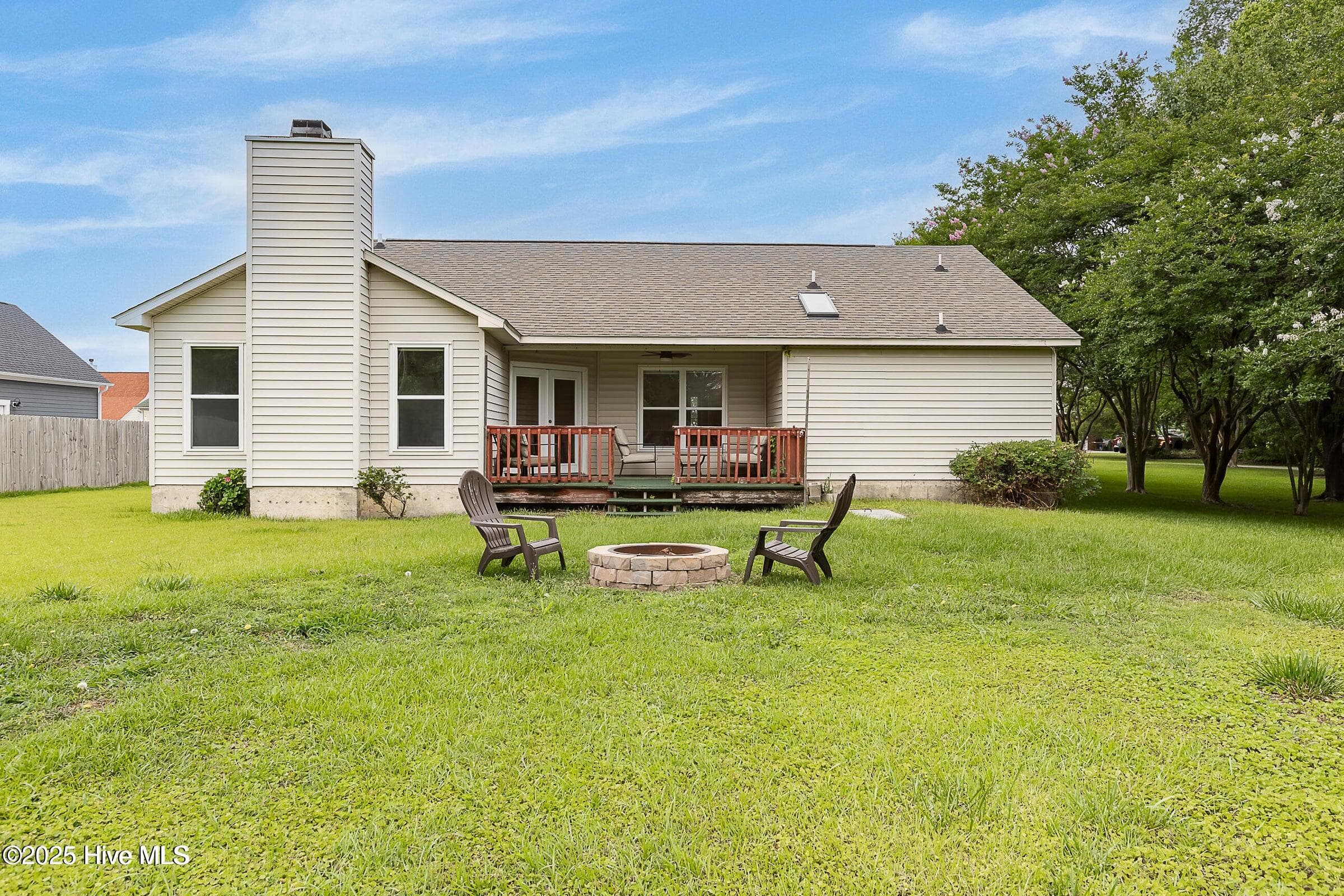Single Family Residence at 510 Greenfield Place, Sneads Ferry, NC 28460, photo 17 of 23
