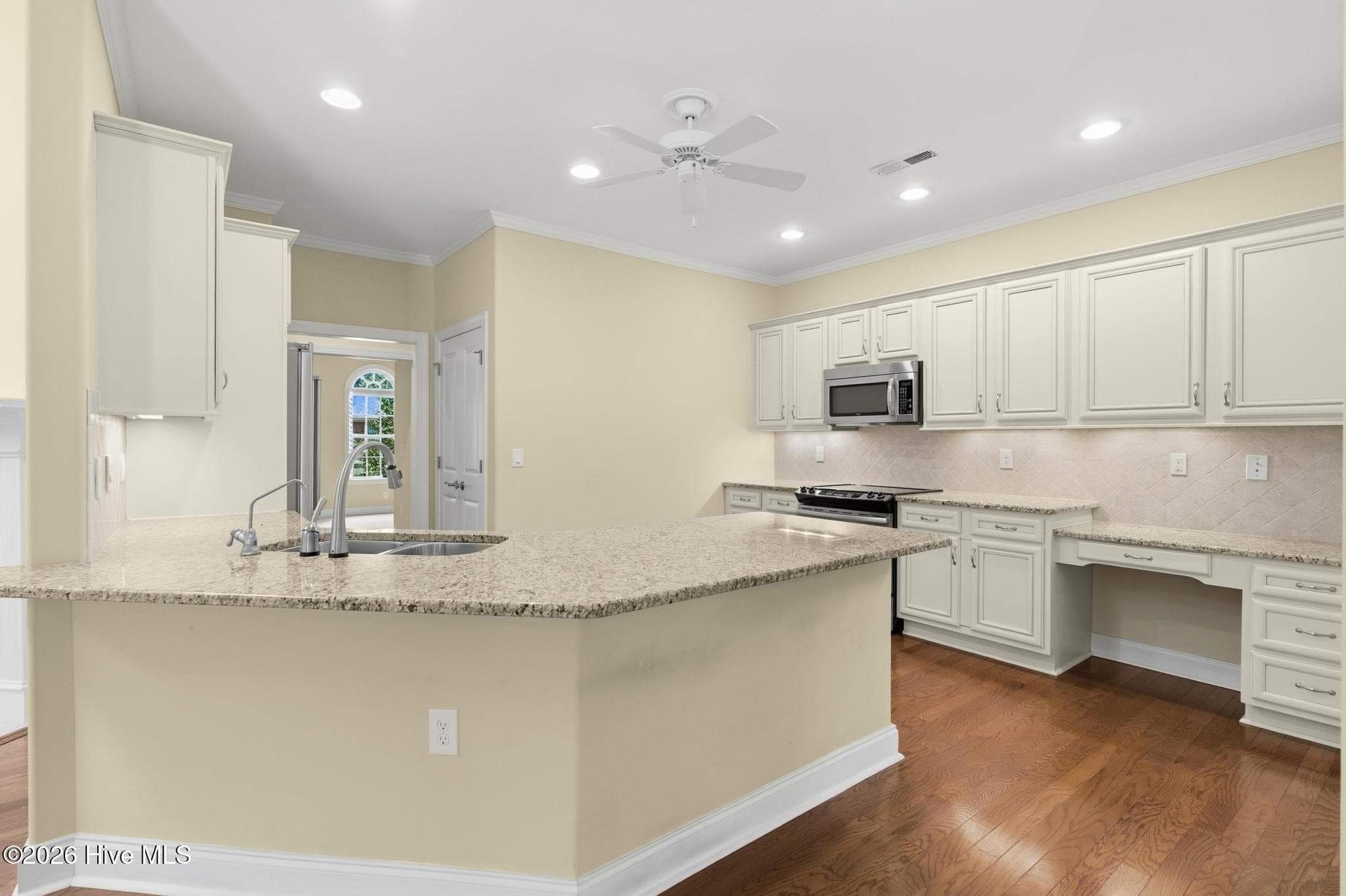 Townhouse at 3769 Anslow Drive, Leland, NC 28451, photo 12 of 57