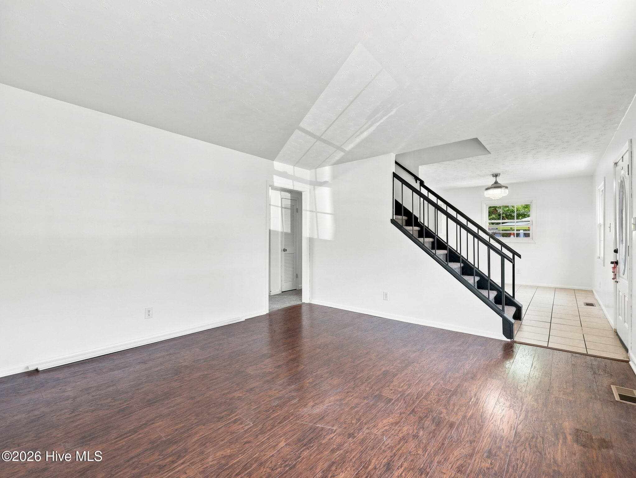 Single Family Residence at 407 Brynn Marr Road, Jacksonville, NC 28546, photo 9 of 49