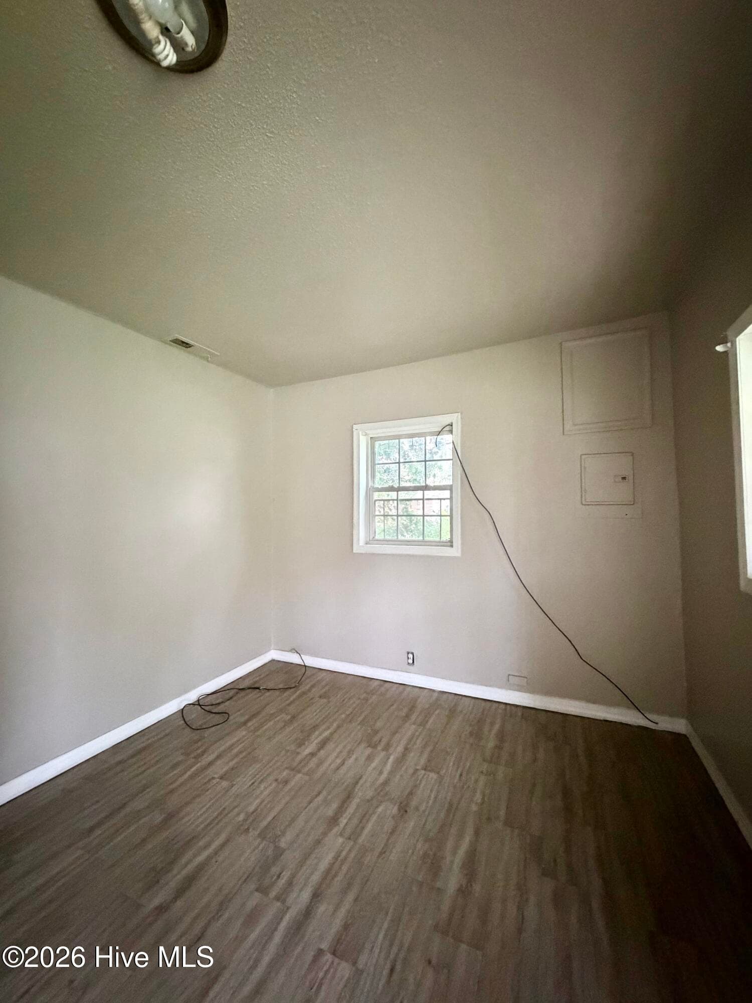 Single Family Residence at 207 E Peterson Street, Edenton, NC 27932, photo 3 of 10