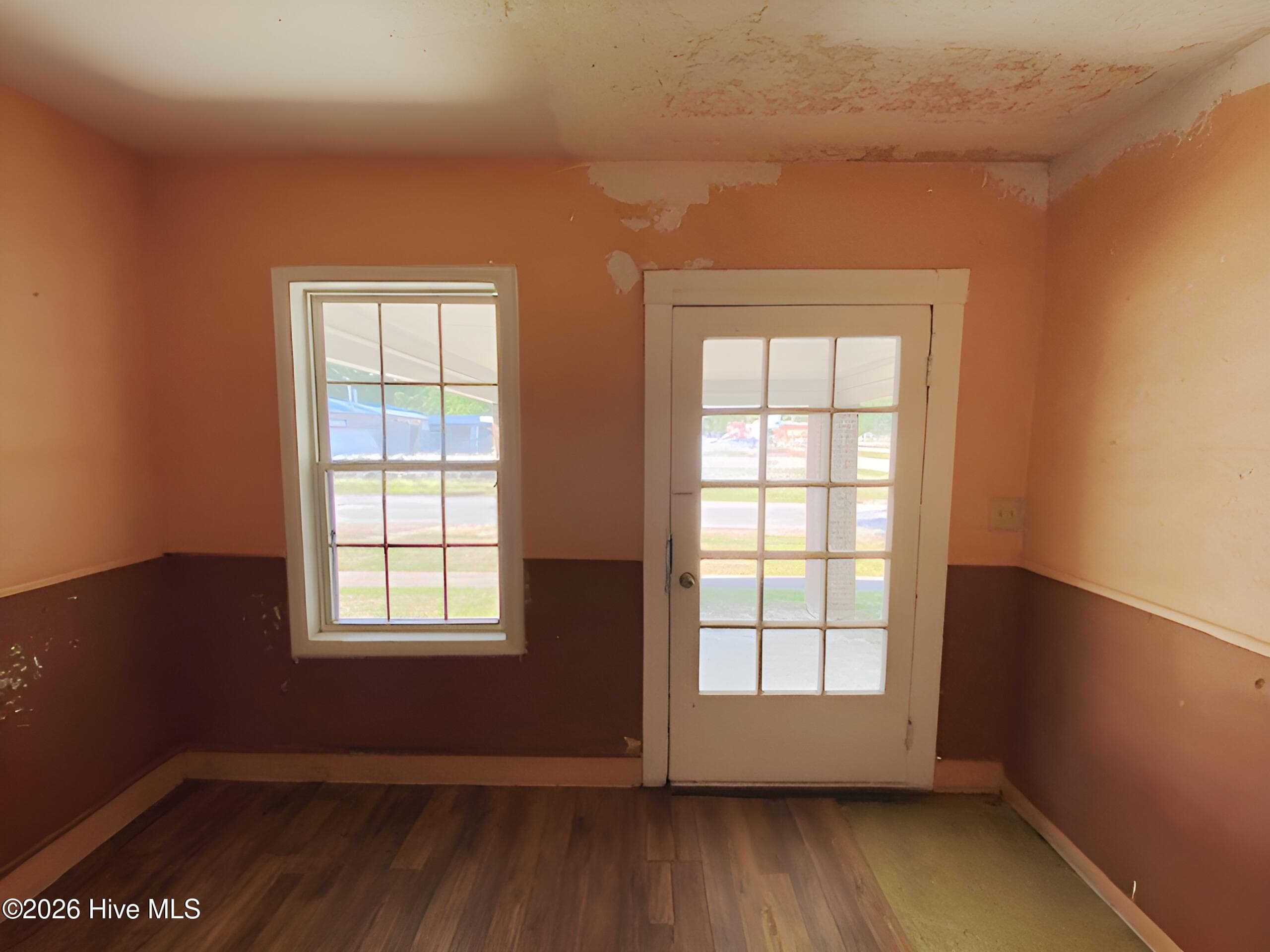 Single Family Residence at 301 S Wilson Street, Fremont, NC 27830, photo 17 of 40