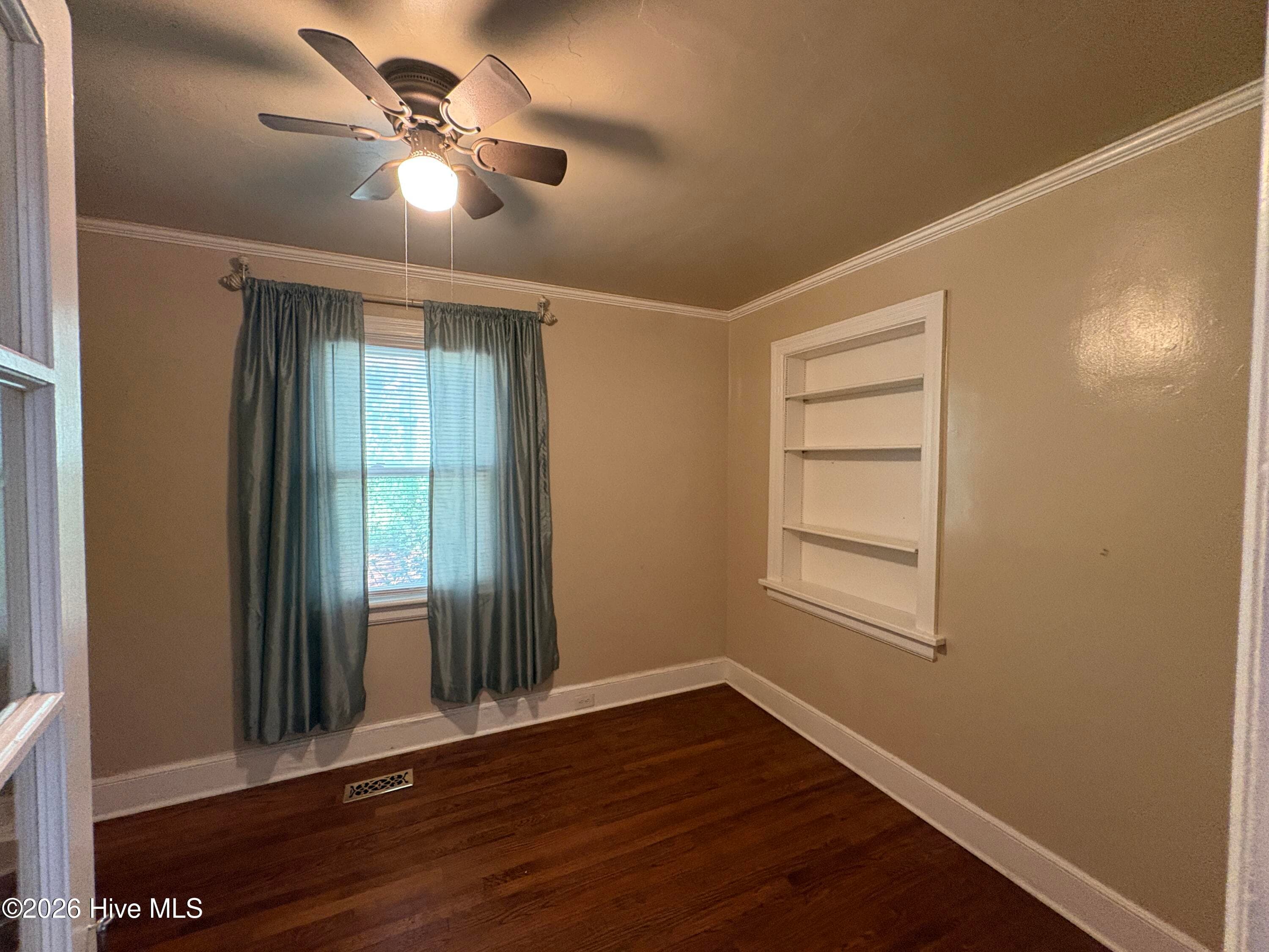 Single Family Residence at 1404 Mcarthur Avenue, New Bern, NC 28560, photo 10 of 19