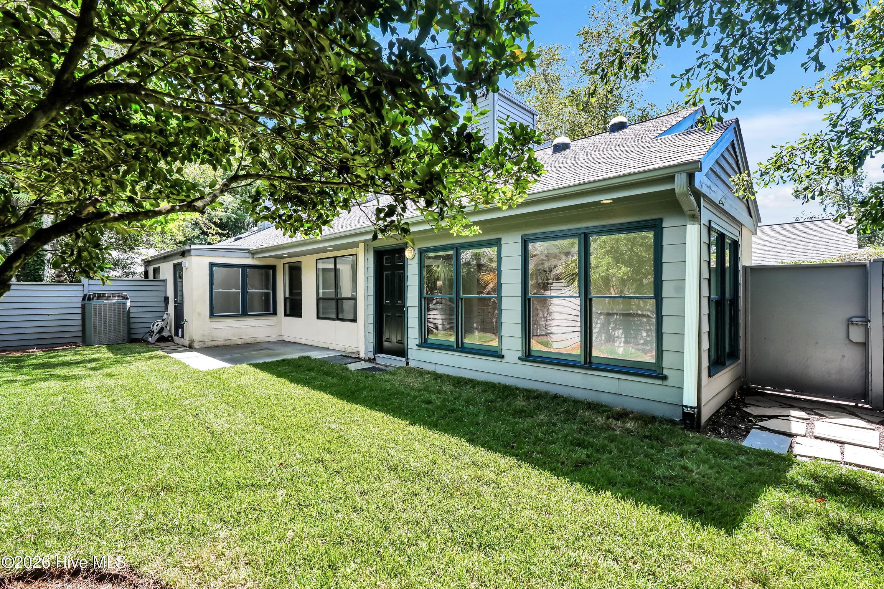 Townhouse at 1433 Villa Place E, Wilmington, NC 28409, photo 40 of 53