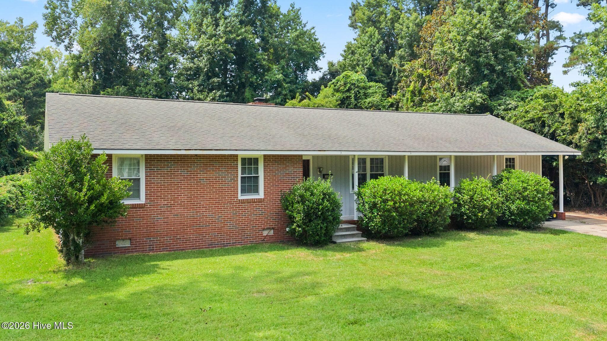 Single Family Residence at 3104 Northwoods Drive, Jacksonville, NC 28540, photo 2 of 36