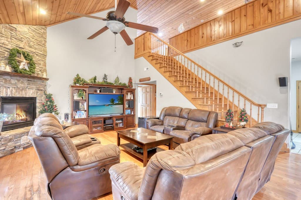 Single Family Residence at 95 Breezy Brook Lane 5, Hayesville, NC 28904, photo 5 of 35