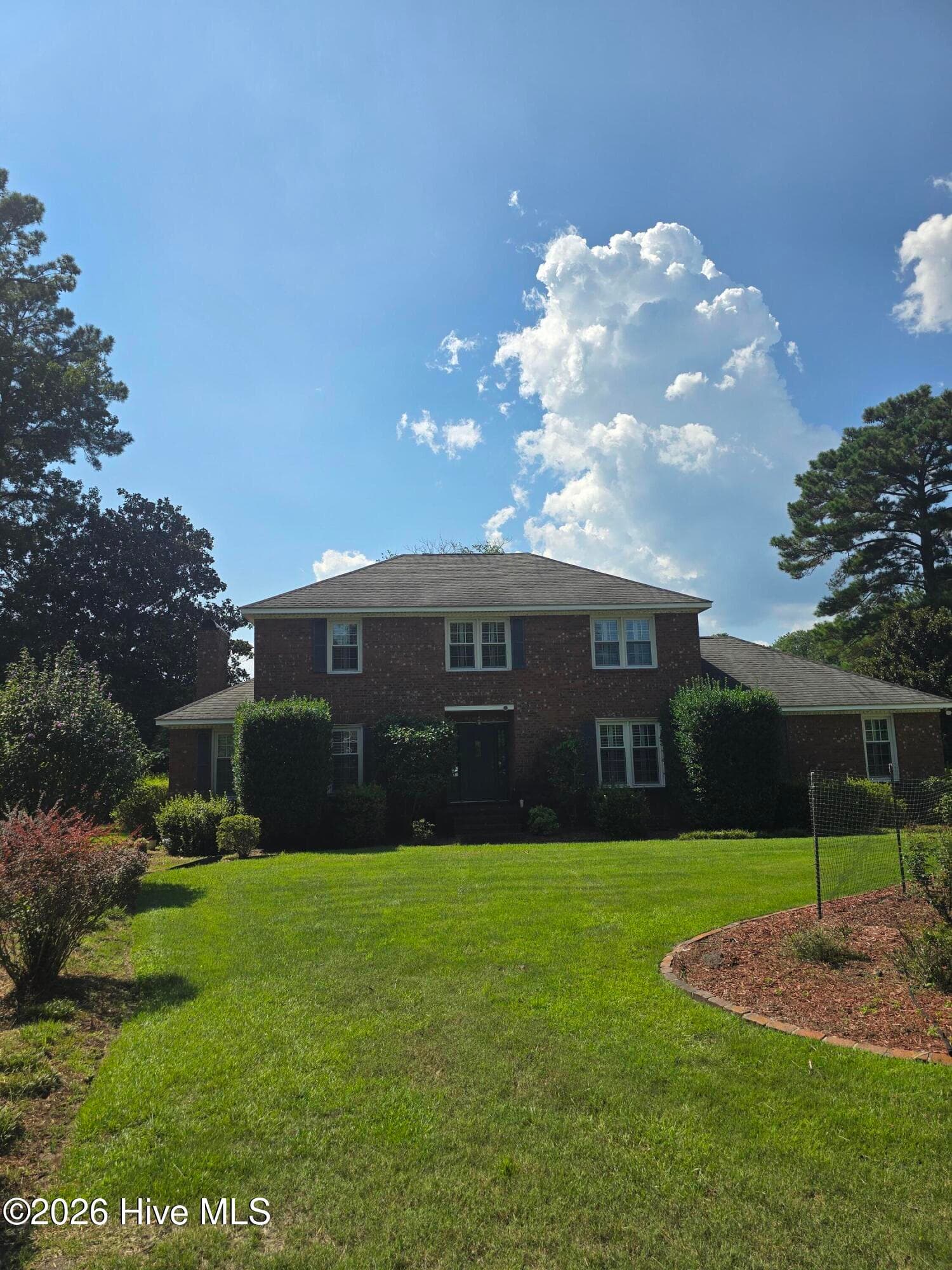 Single Family Residence at 1053 Colleton Way, Trent Woods, NC 28562, photo 2 of 57
